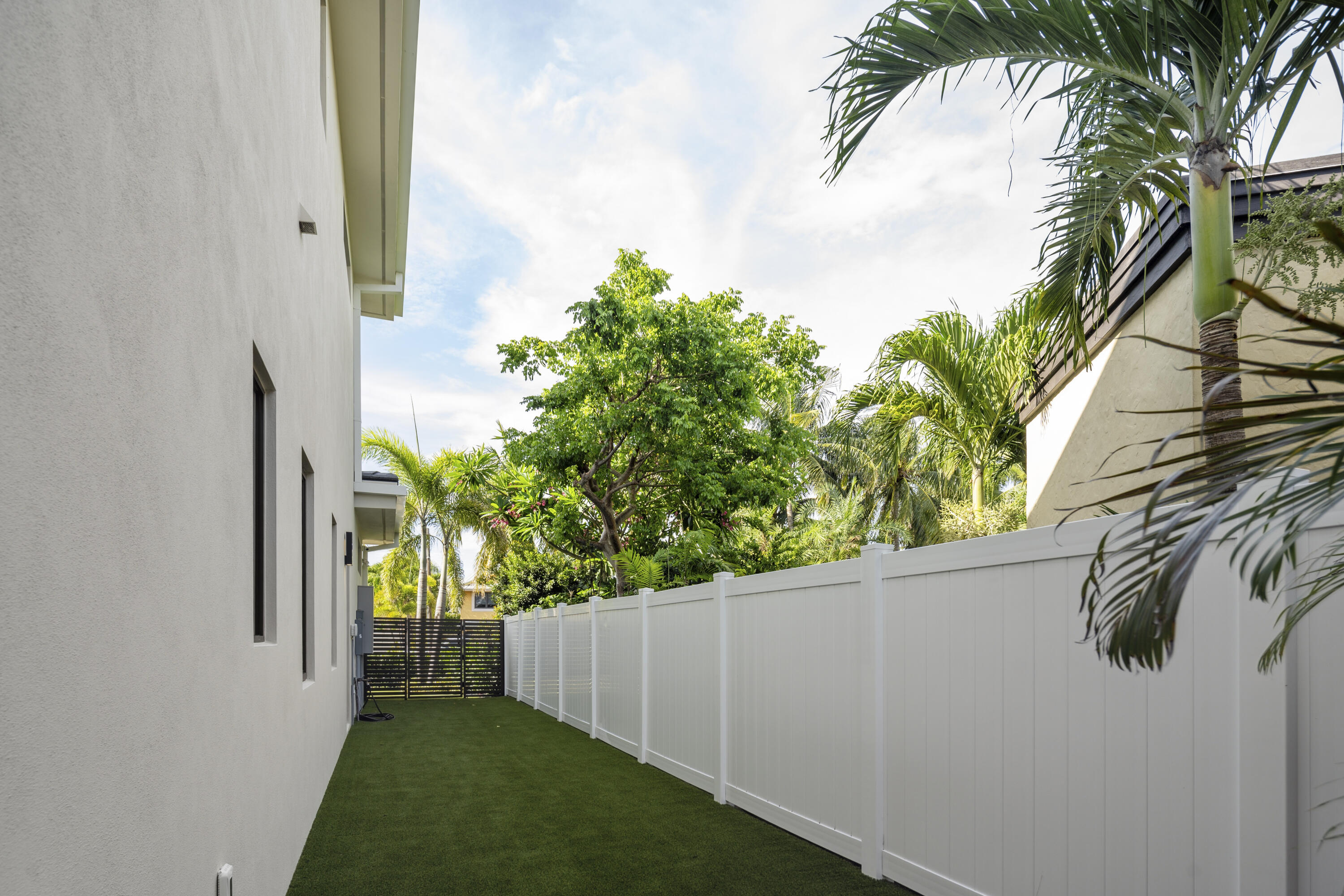 BOCA VILLAS - Residential