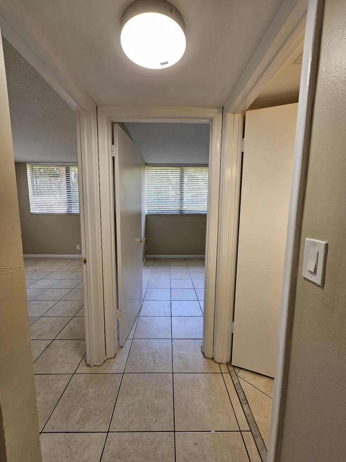 PRESIDENTIAL GOLFVIEW CONDO - Residential Lease
