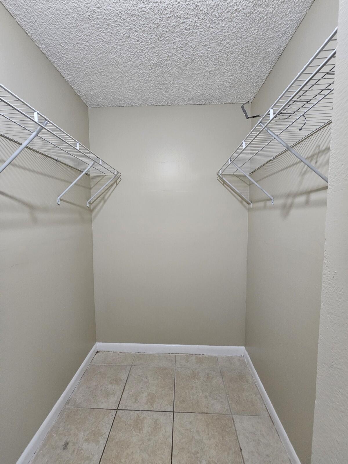 PRESIDENTIAL GOLFVIEW CONDO - Residential Lease