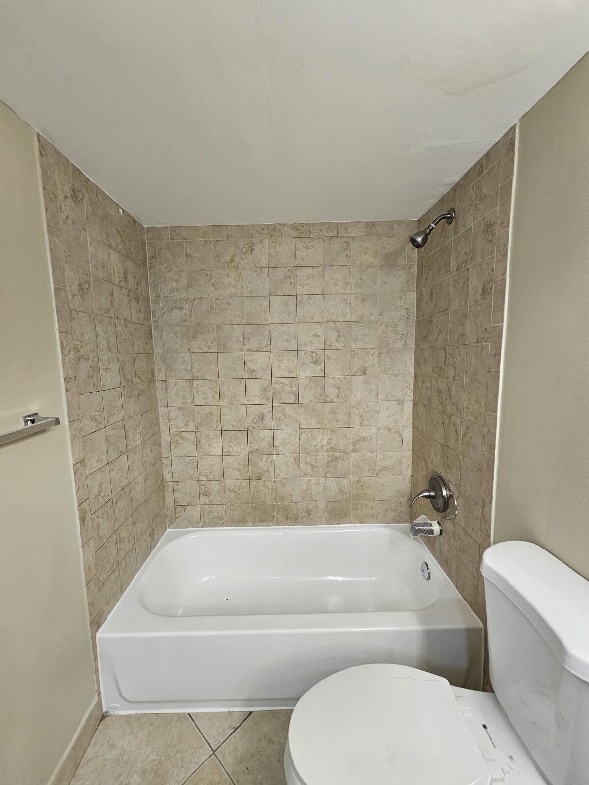 PRESIDENTIAL GOLFVIEW CONDO - Residential Lease