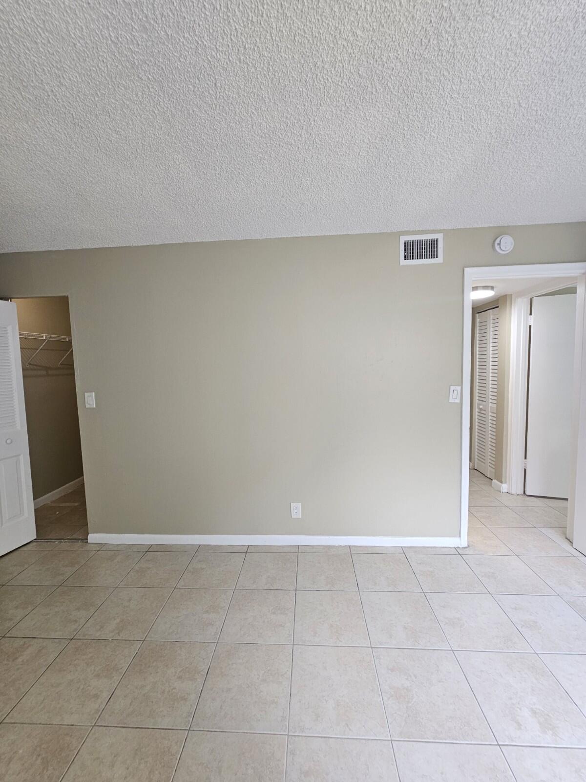 PRESIDENTIAL GOLFVIEW CONDO - Residential Lease