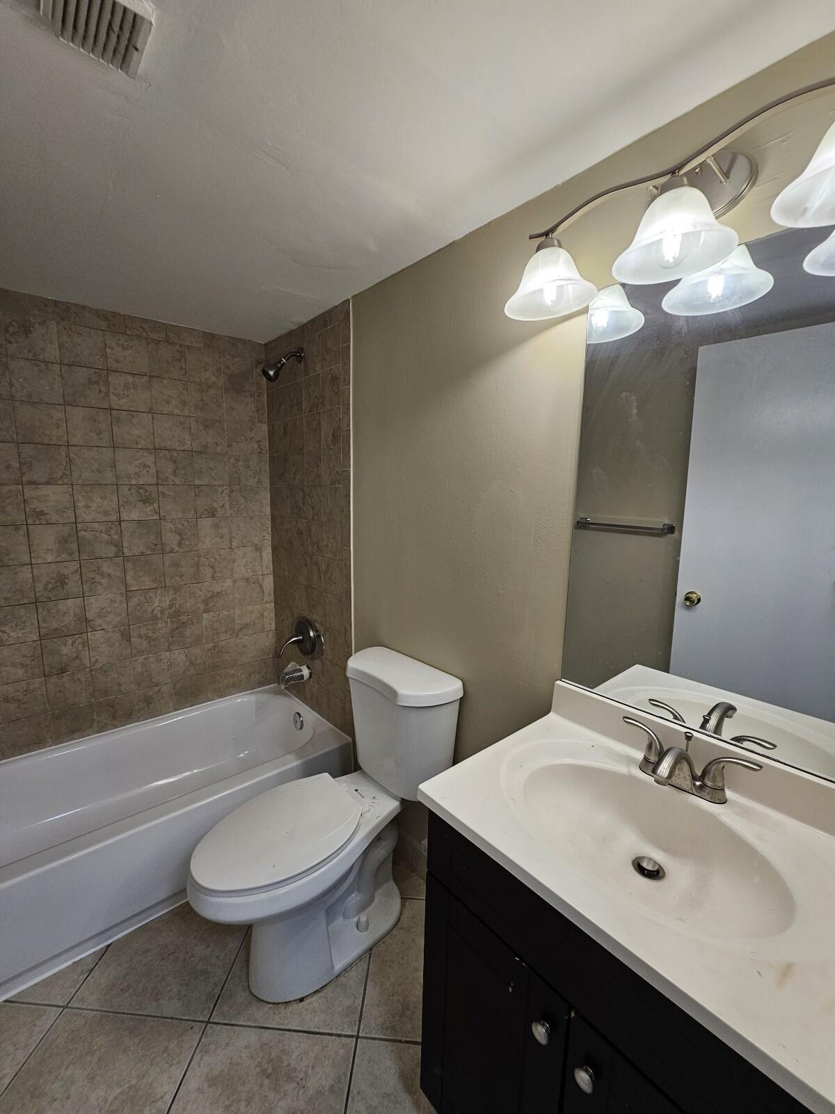 PRESIDENTIAL GOLFVIEW CONDO - Residential Lease