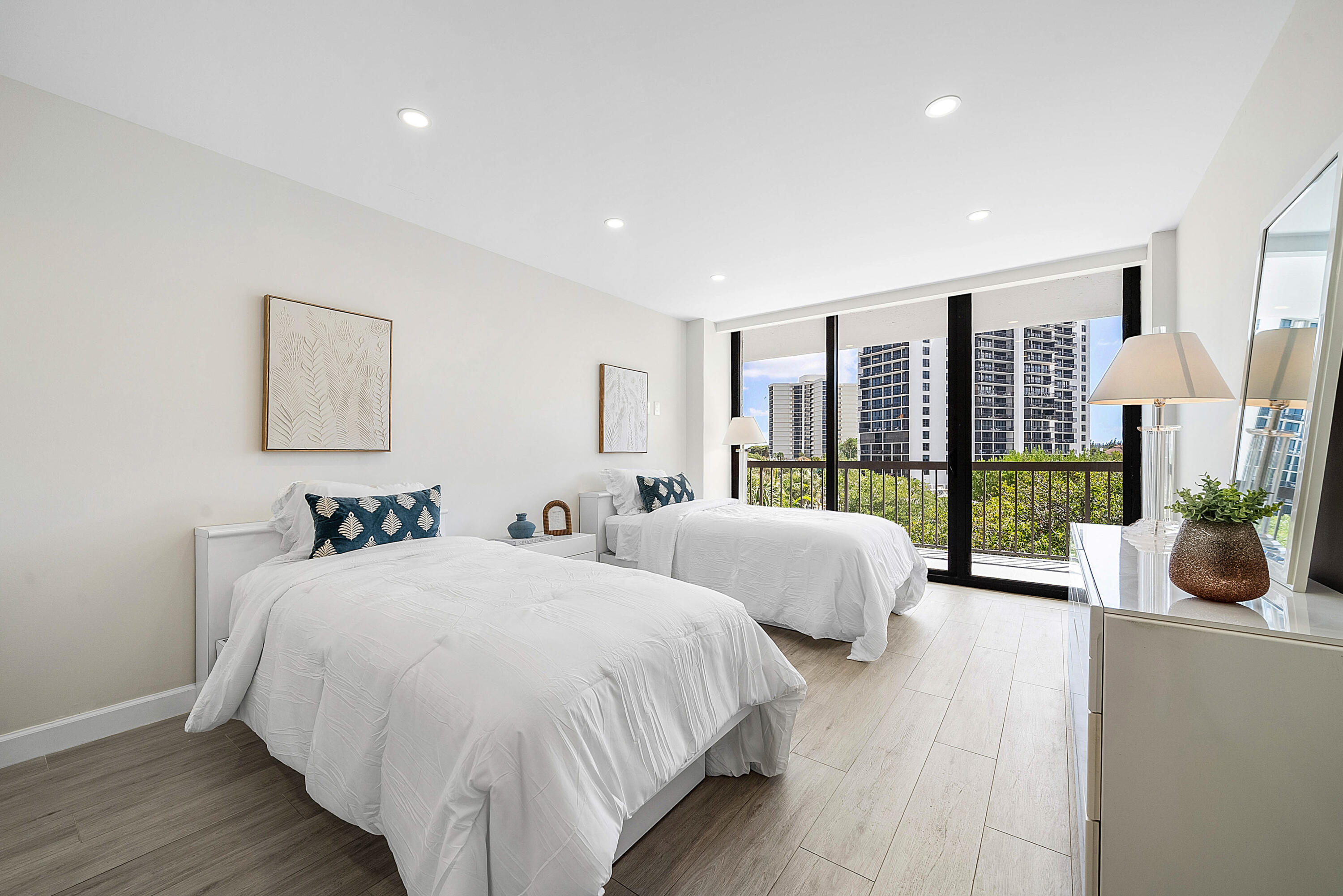 BRAEMAR ISLE - Residential