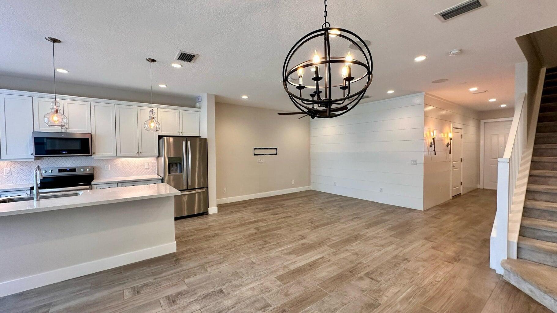 DEERFIELD CROSSING - Residential