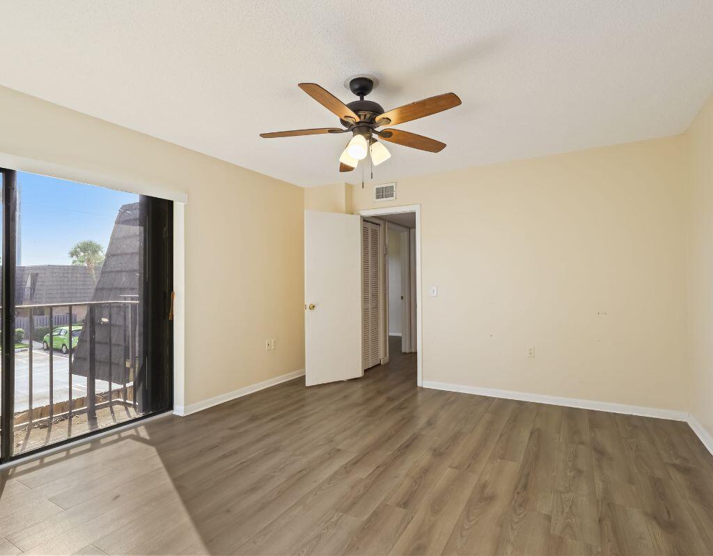 VILLAGE OF SANDALWOOD LAKES 1 - Residential