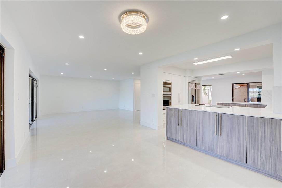 TOWNHOUSES OF EMERALD HILLS - Residential Lease