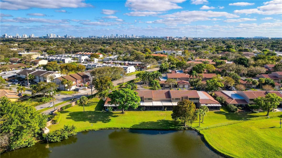 TOWNHOUSES OF EMERALD HILLS - Residential Lease