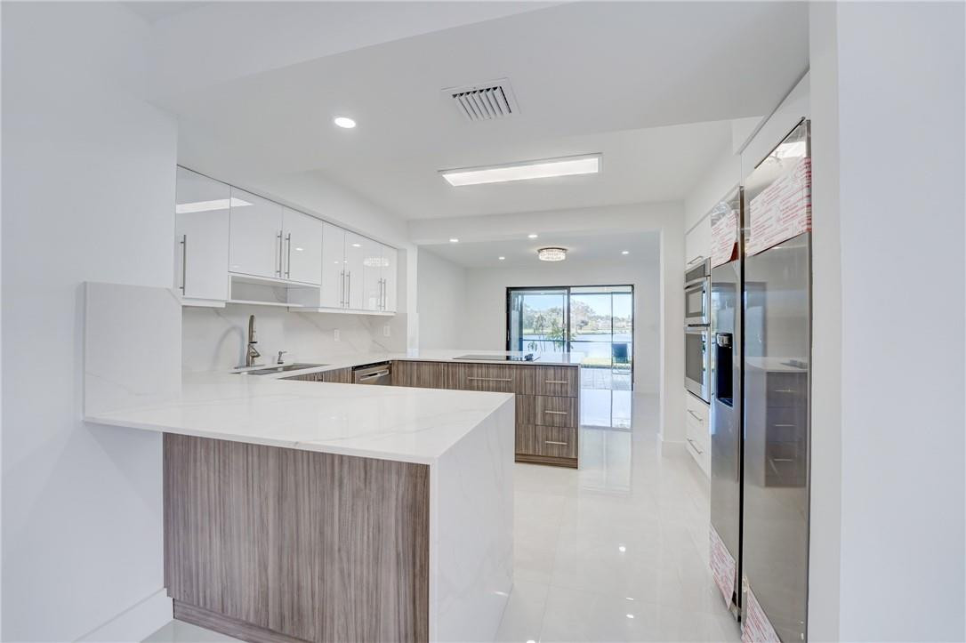 TOWNHOUSES OF EMERALD HILLS - Residential Lease