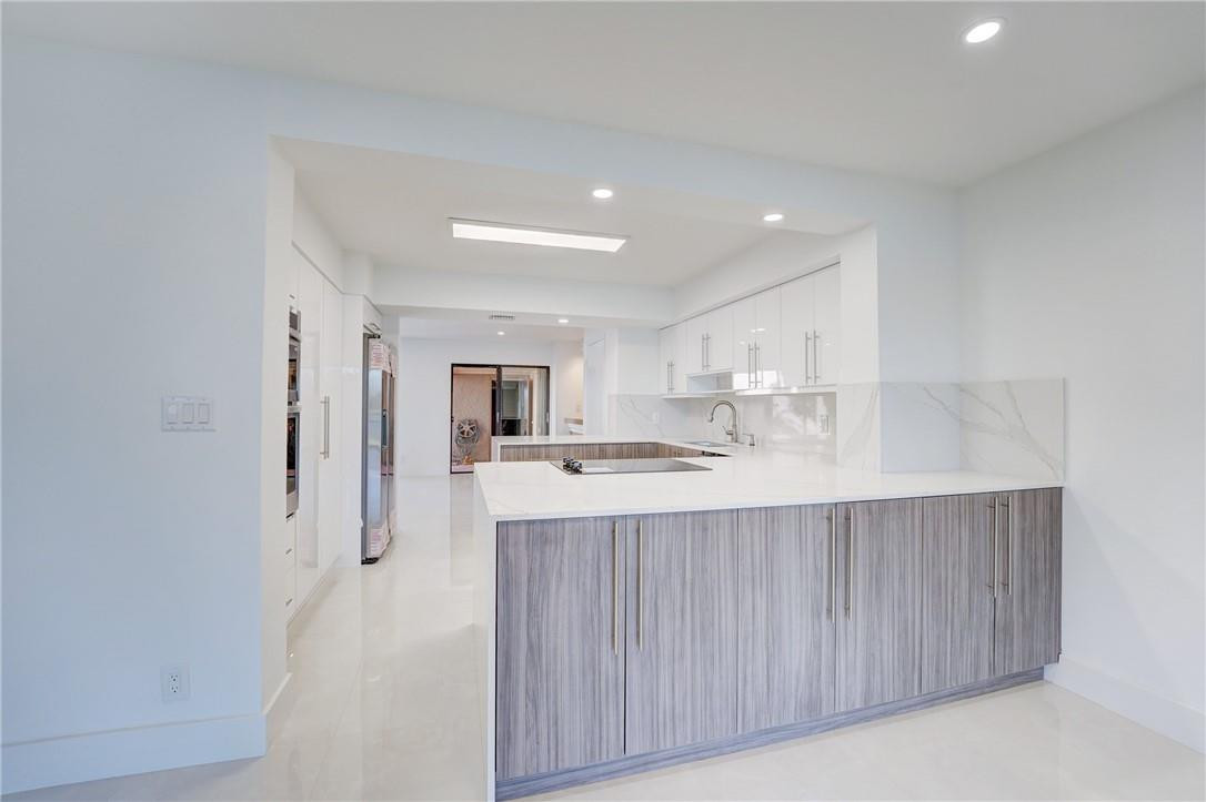 TOWNHOUSES OF EMERALD HILLS - Residential Lease