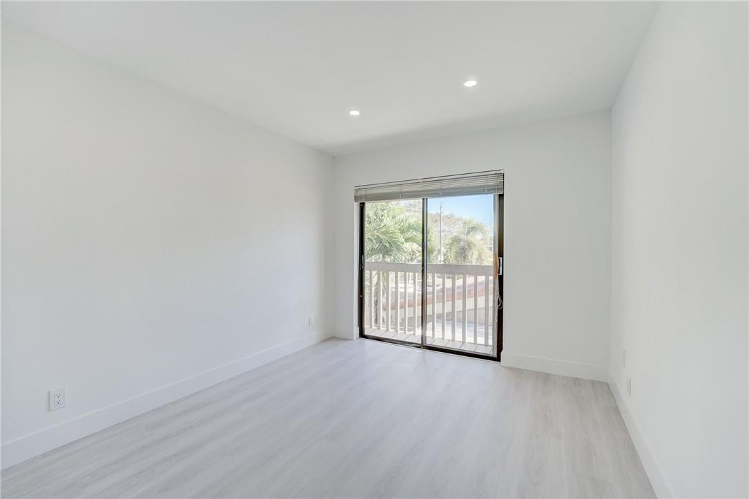 TOWNHOUSES OF EMERALD HILLS - Residential Lease