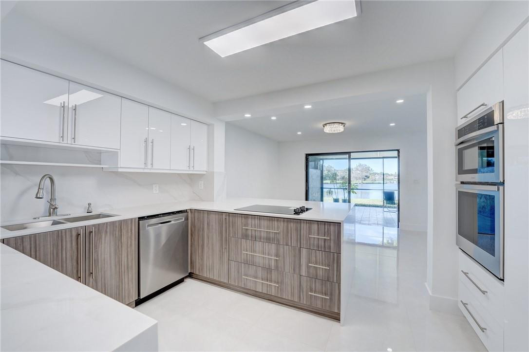 TOWNHOUSES OF EMERALD HILLS - Residential Lease