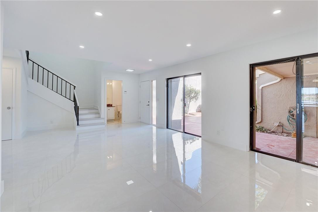 TOWNHOUSES OF EMERALD HILLS - Residential Lease