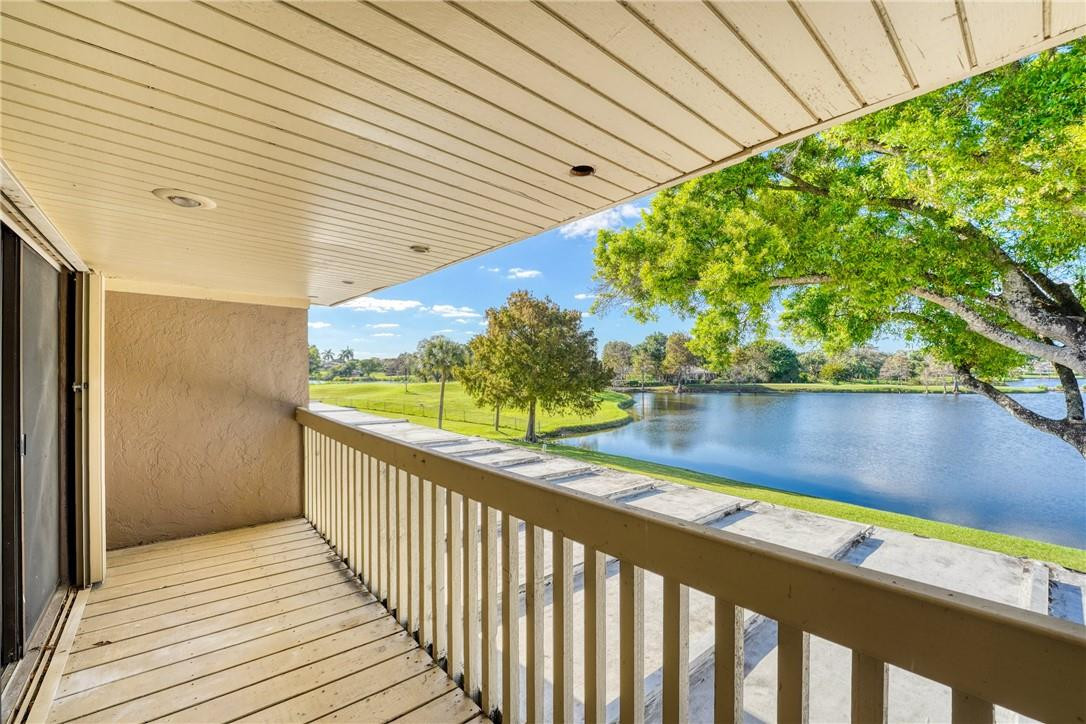 TOWNHOUSES OF EMERALD HILLS - Residential Lease