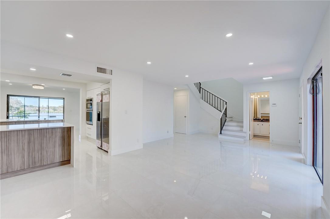 TOWNHOUSES OF EMERALD HILLS - Residential Lease