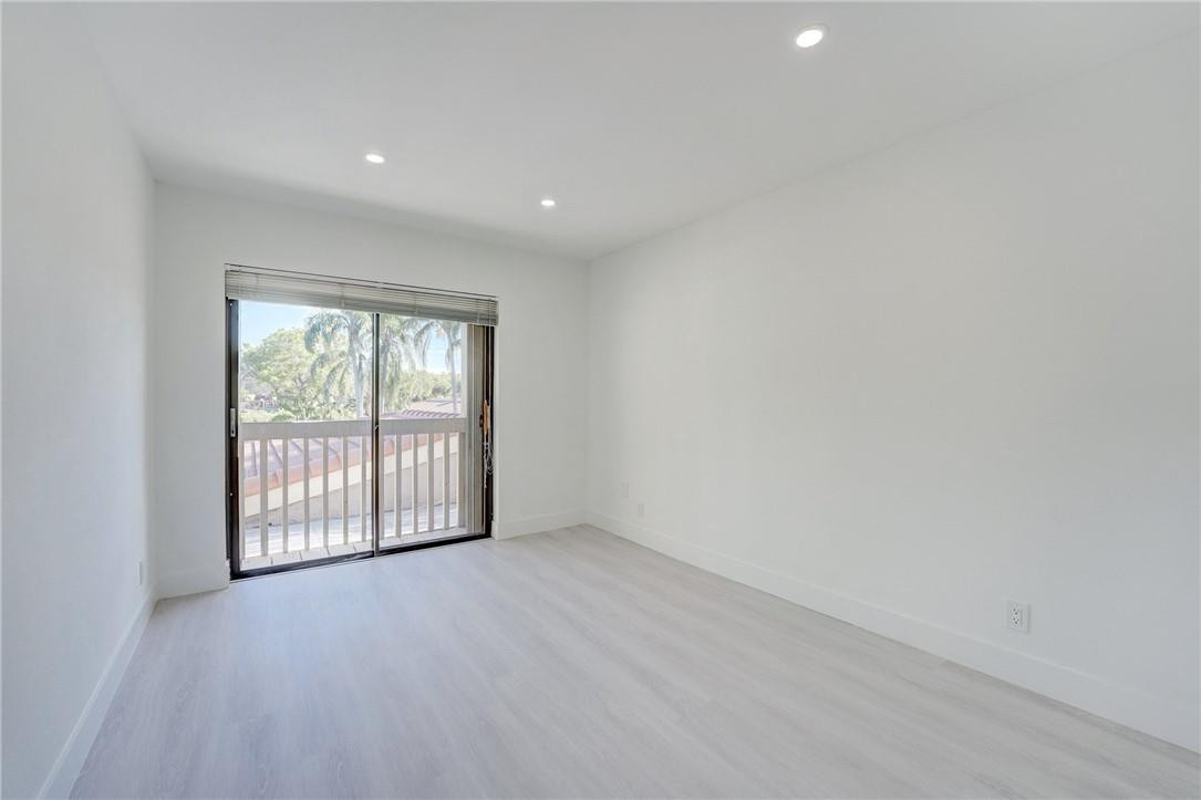 TOWNHOUSES OF EMERALD HILLS - Residential Lease