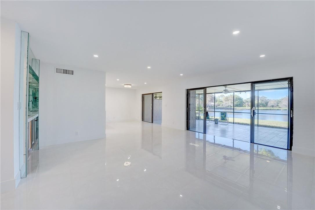 TOWNHOUSES OF EMERALD HILLS - Residential Lease