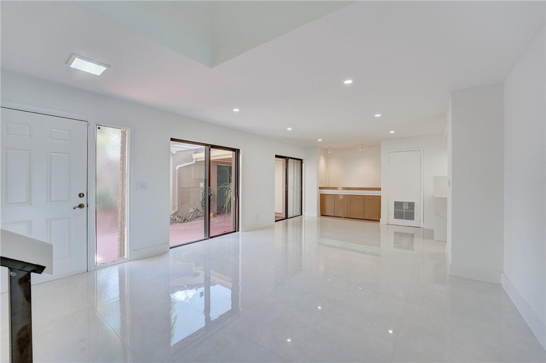 TOWNHOUSES OF EMERALD HILLS - Residential Lease
