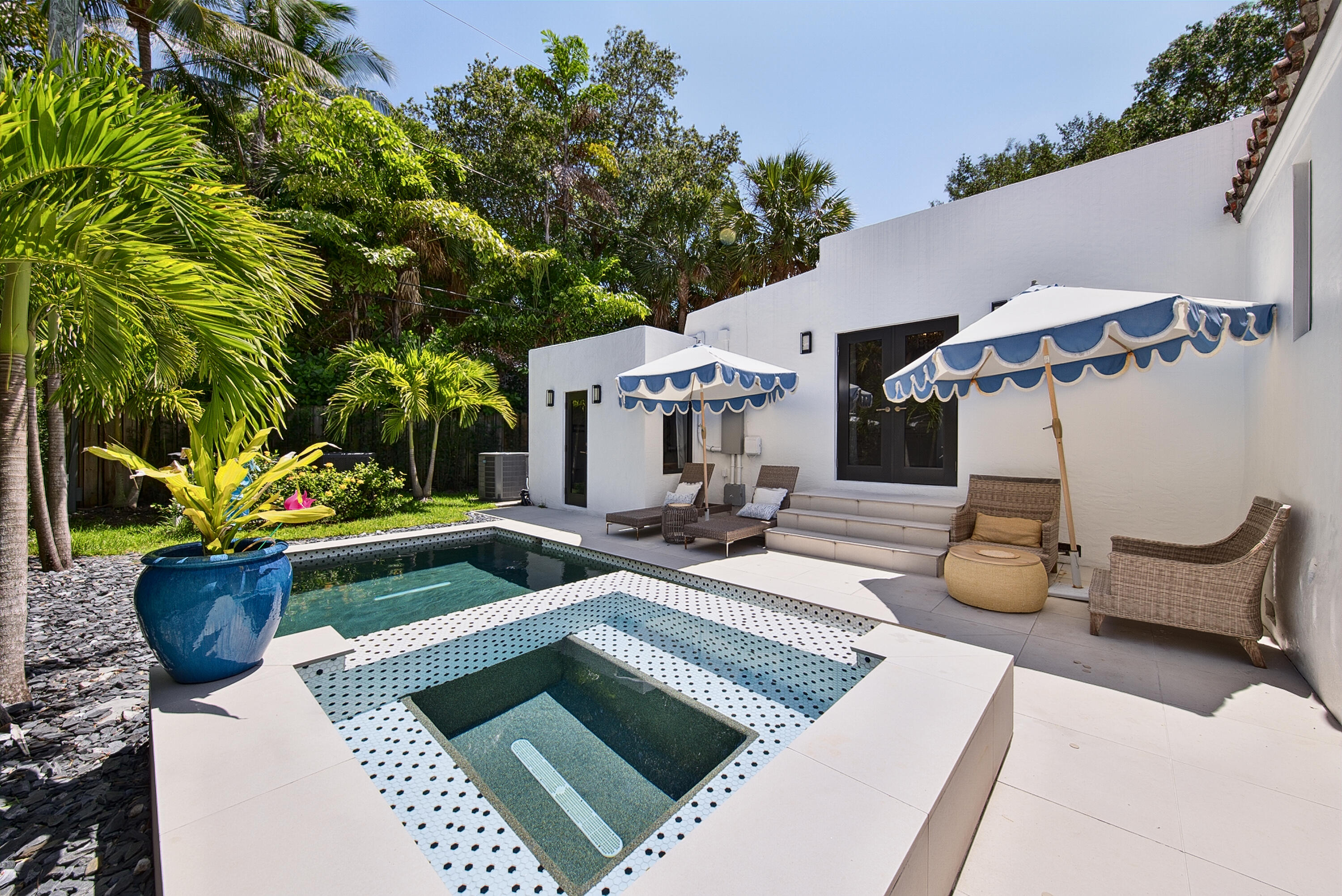 RIO VISTA C J HECTORS RESUB - Residential Lease