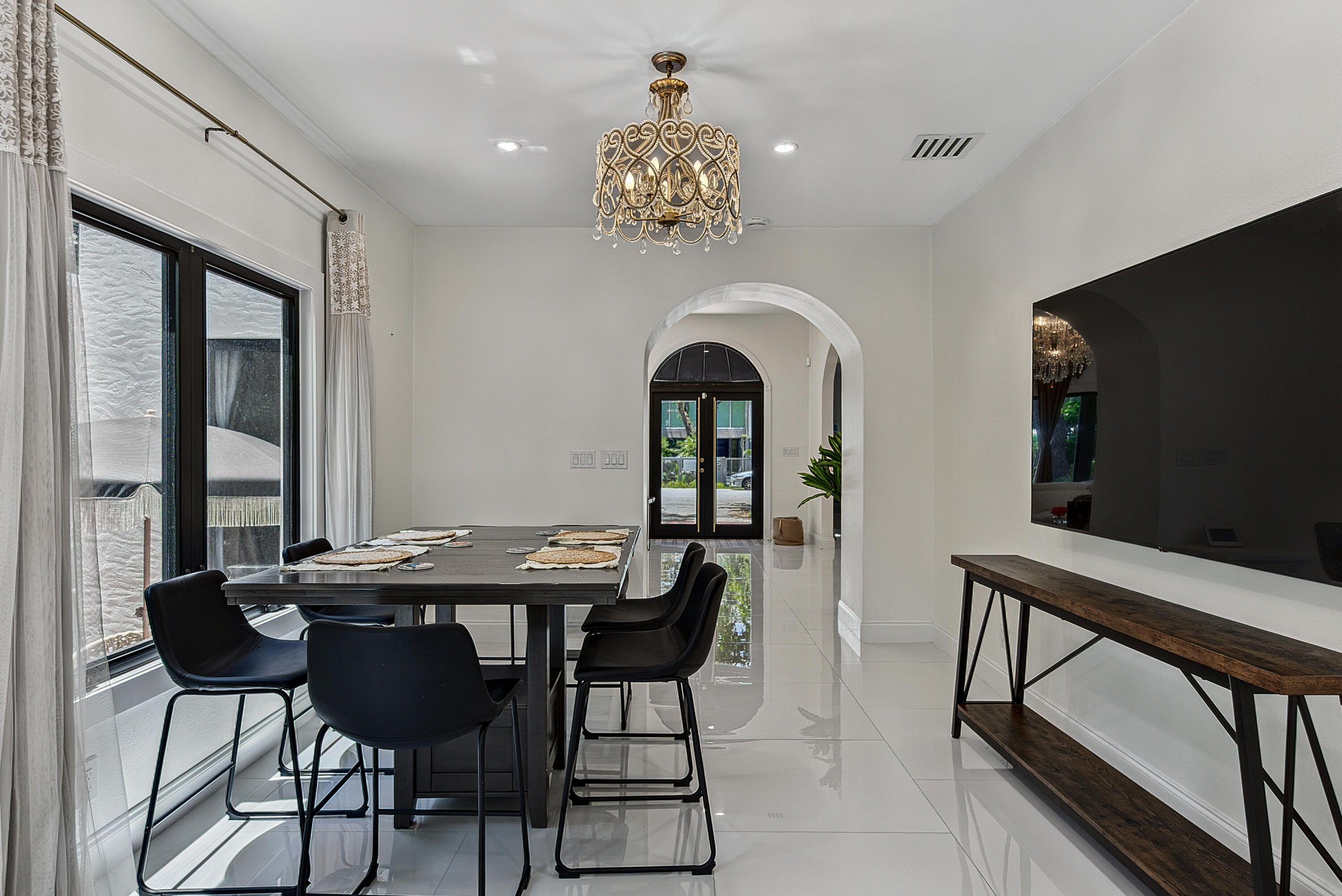 RIO VISTA C J HECTORS RESUB - Residential Lease
