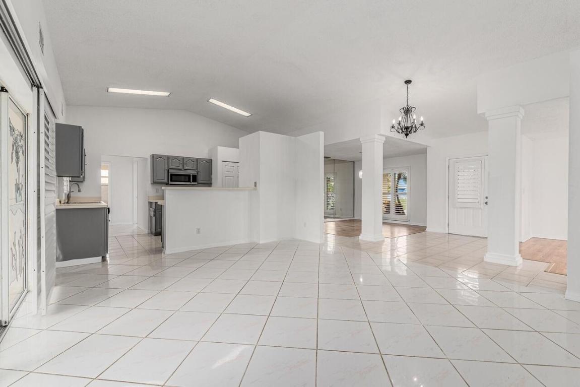 PORT ST LUCIE SECTION 33 - Residential