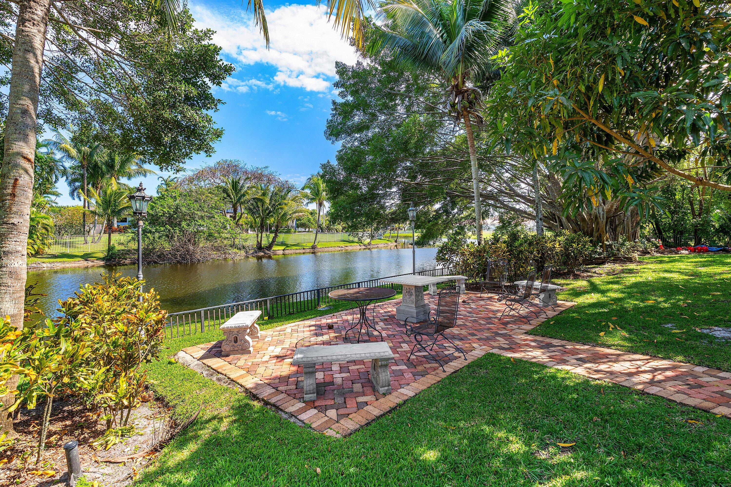 Rio Poco - Residential