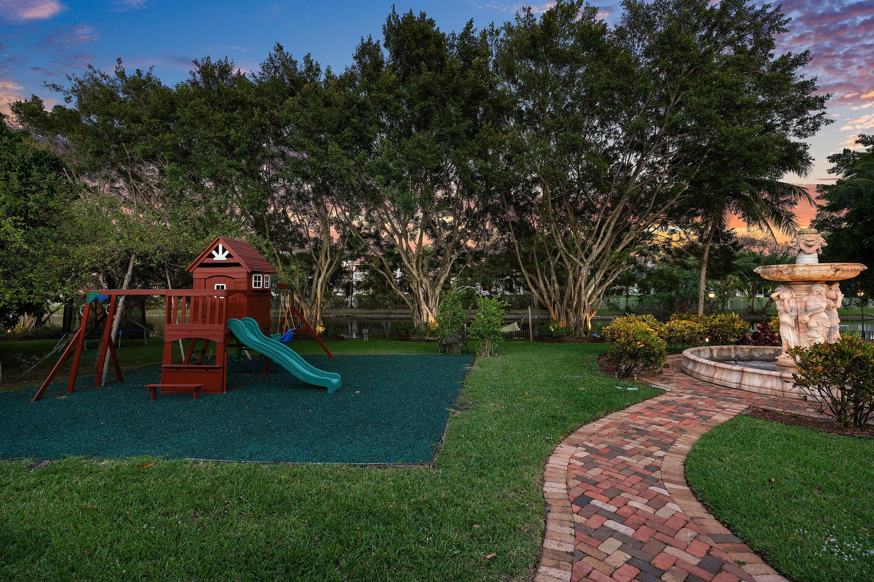 Rio Poco - Residential