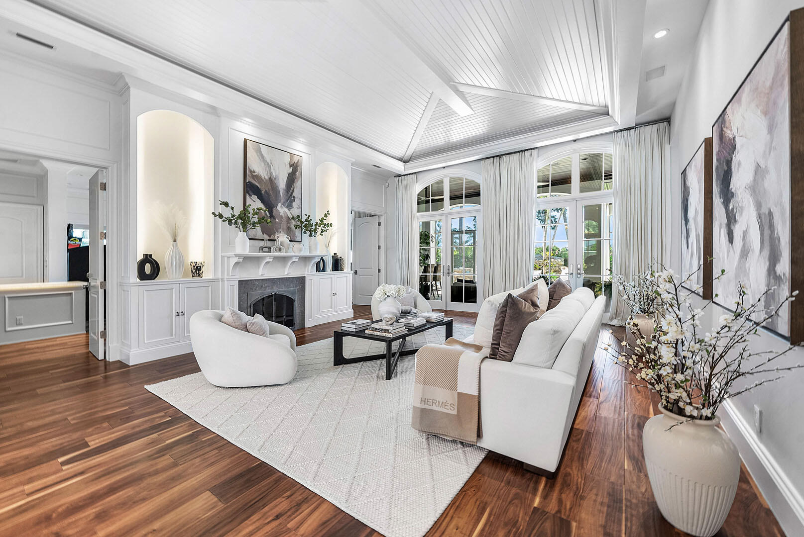 ROYAL PALM YACHT & COUNTRY CLUB - Residential