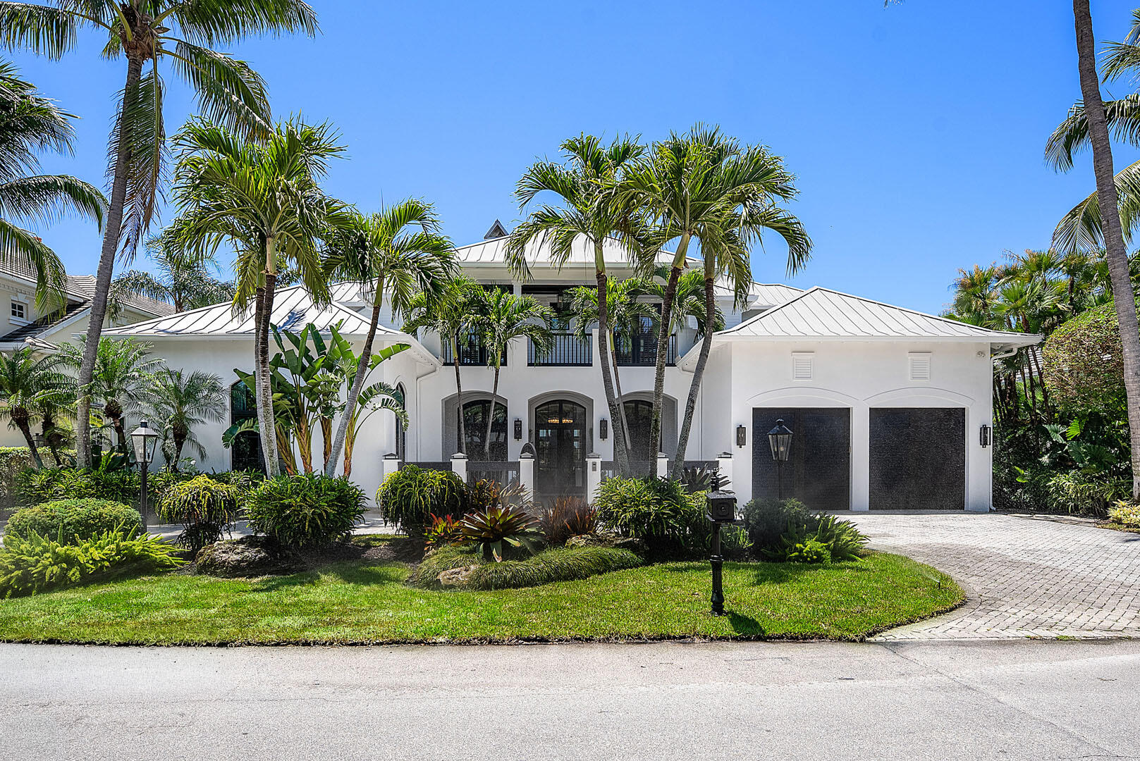 ROYAL PALM YACHT & COUNTRY CLUB - Residential