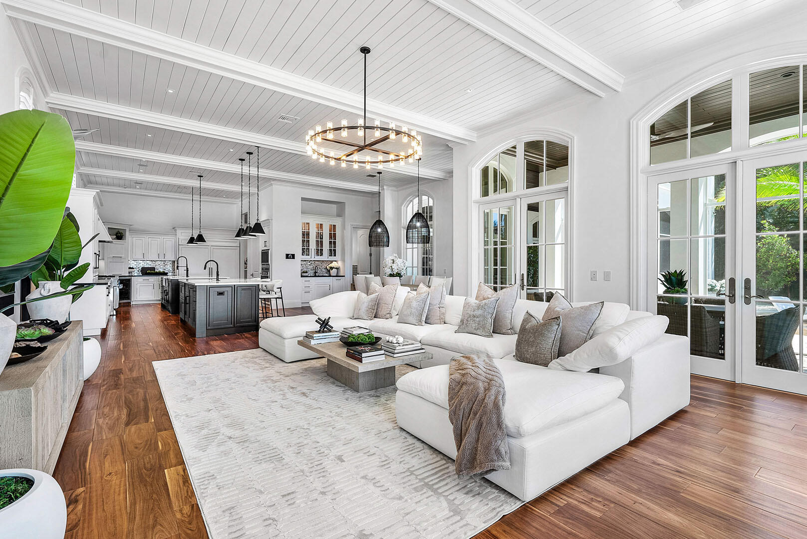 ROYAL PALM YACHT & COUNTRY CLUB - Residential