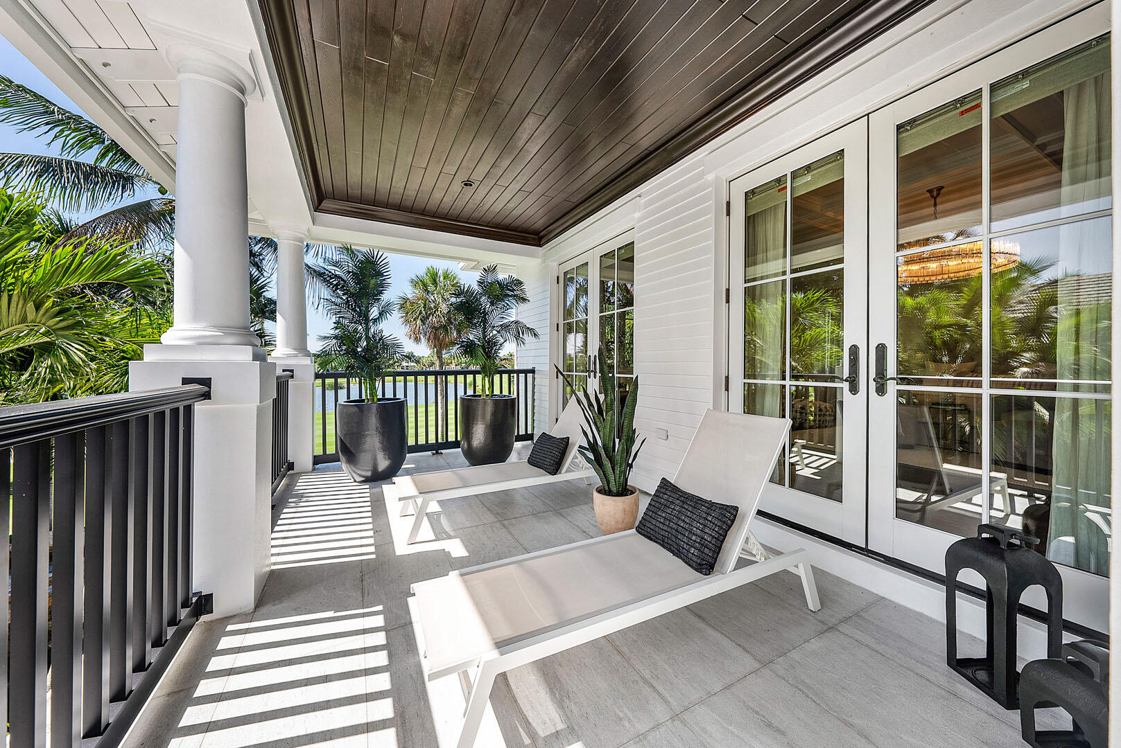 ROYAL PALM YACHT & COUNTRY CLUB - Residential
