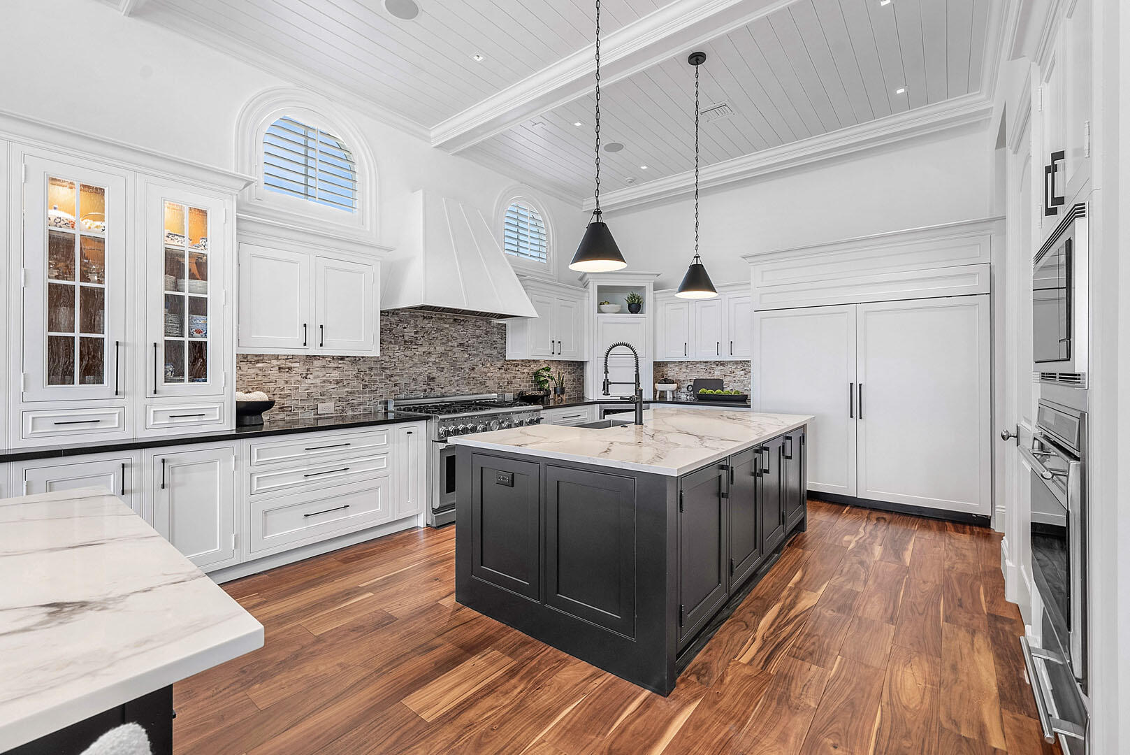 ROYAL PALM YACHT & COUNTRY CLUB - Residential