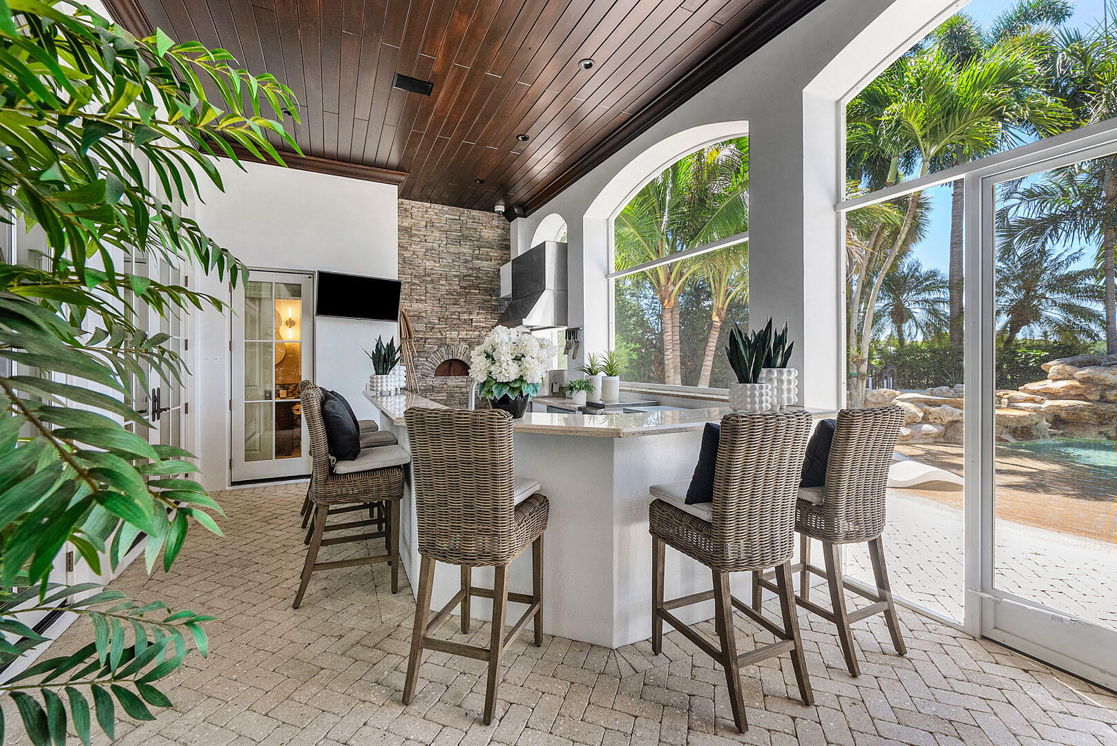 ROYAL PALM YACHT & COUNTRY CLUB - Residential