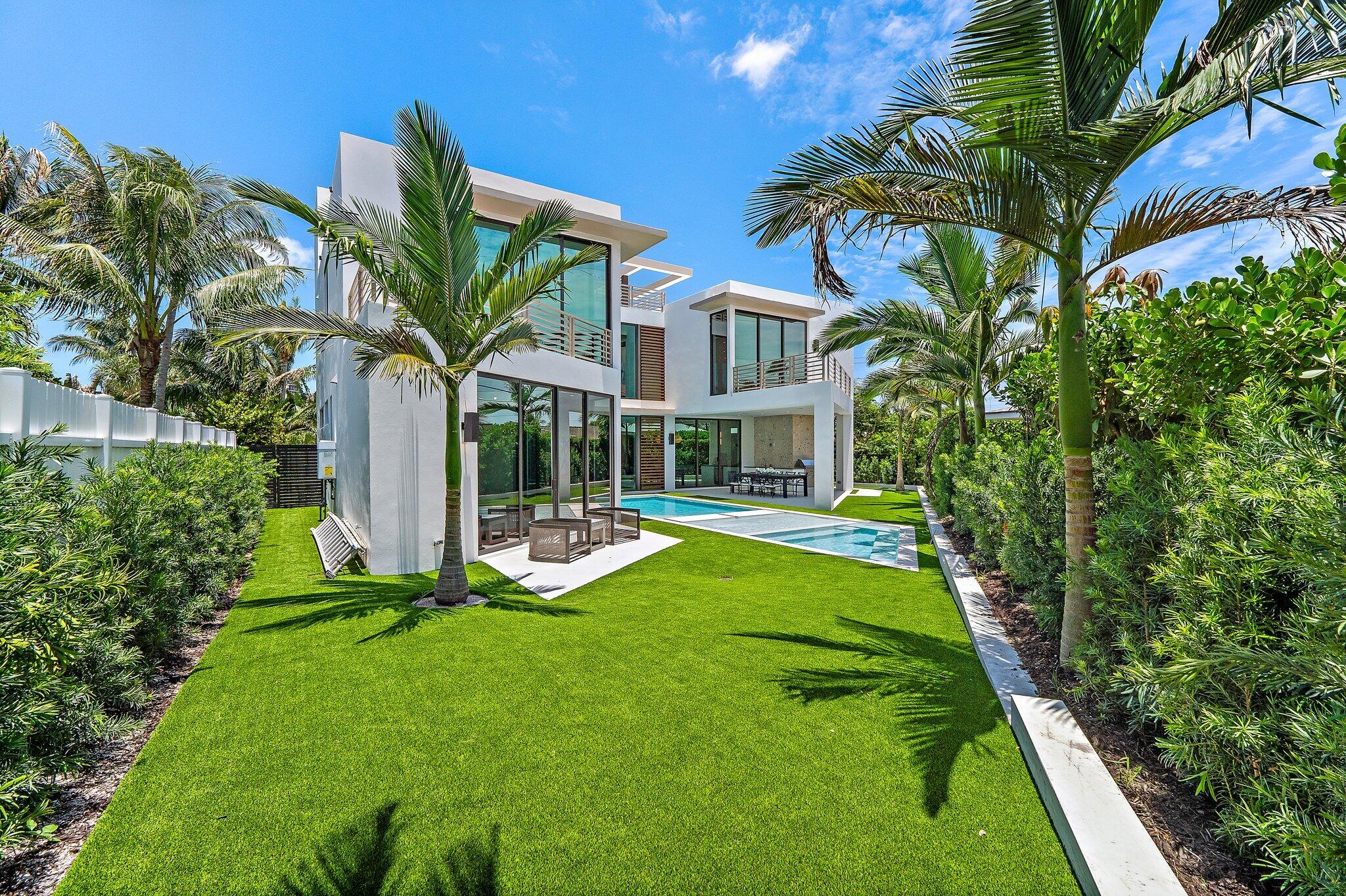 JUNO BEACH 1ST ADD - Residential