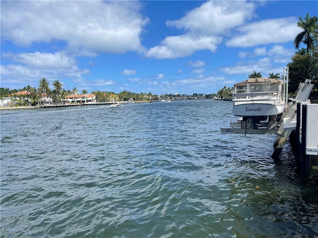 LOCATION, LOCATION, LOCATION! PERFECT IN EVERY WAY. KNOCK THIS ONE DOWN AND. BUILD IN THE #1 NEIGHBORHOOD IN FORT LAUDERDALE 120 FT FRONTAGE ON THE RIVER 180 DEGREE VIEWS OF THE WATER.