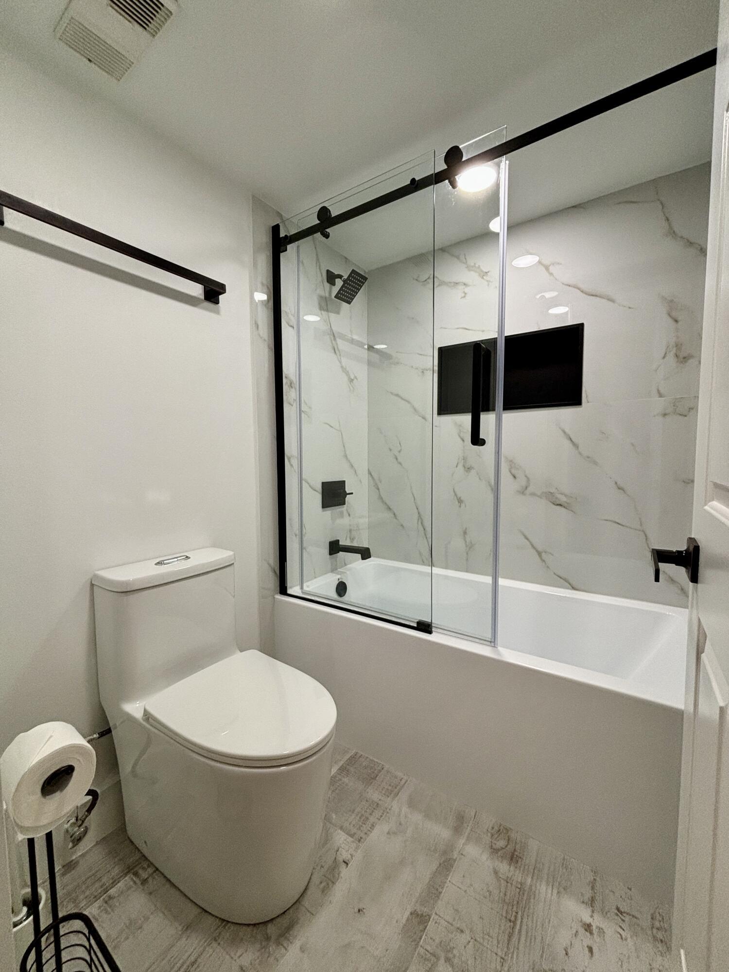 SHORES AT WELLINGTON II CONDO - Residential