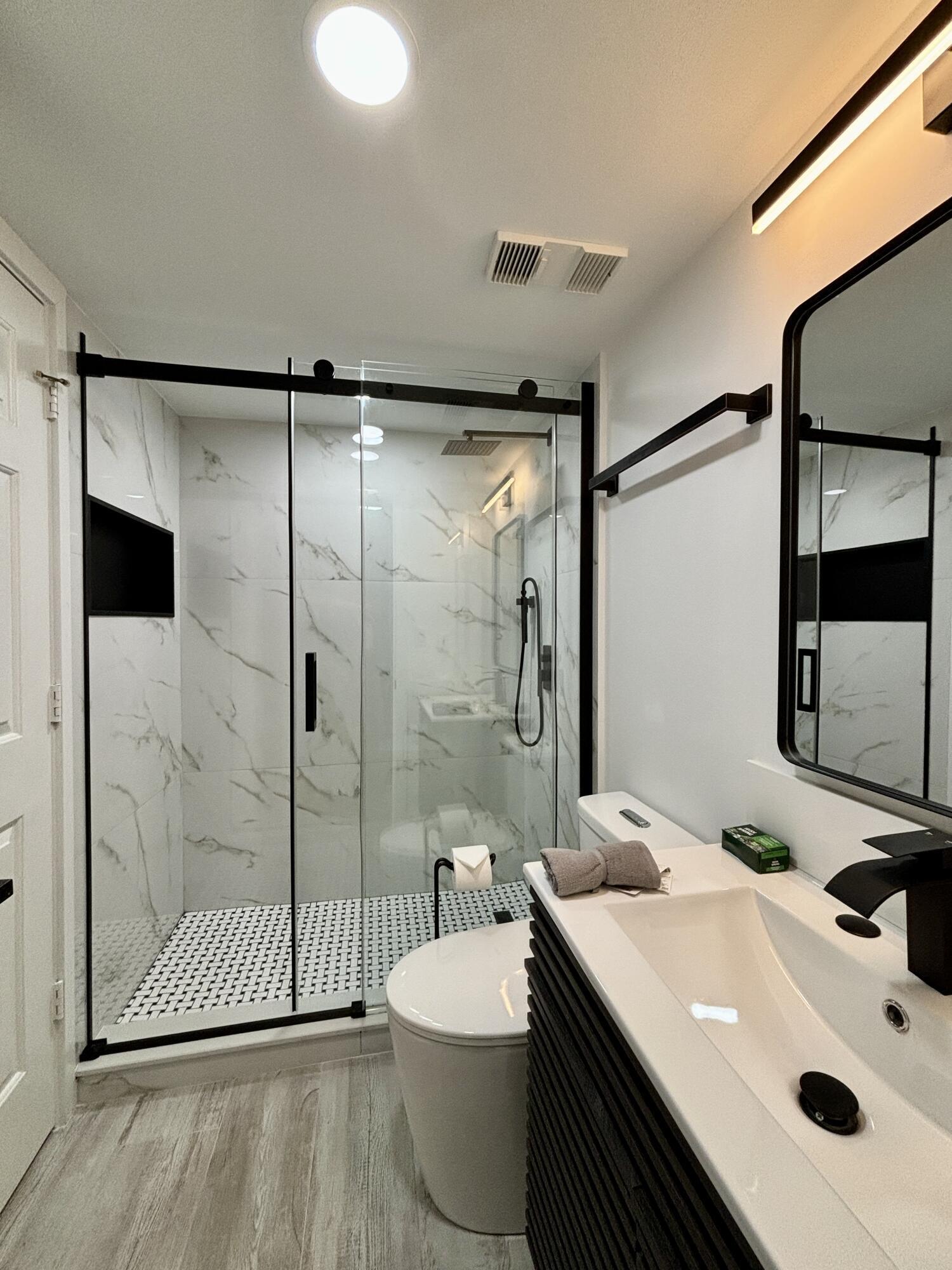 SHORES AT WELLINGTON II CONDO - Residential