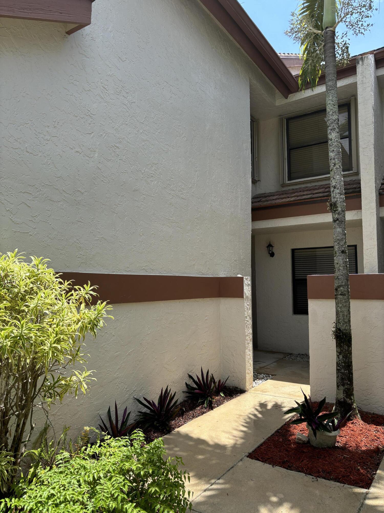 SHORES AT WELLINGTON II CONDO - Residential