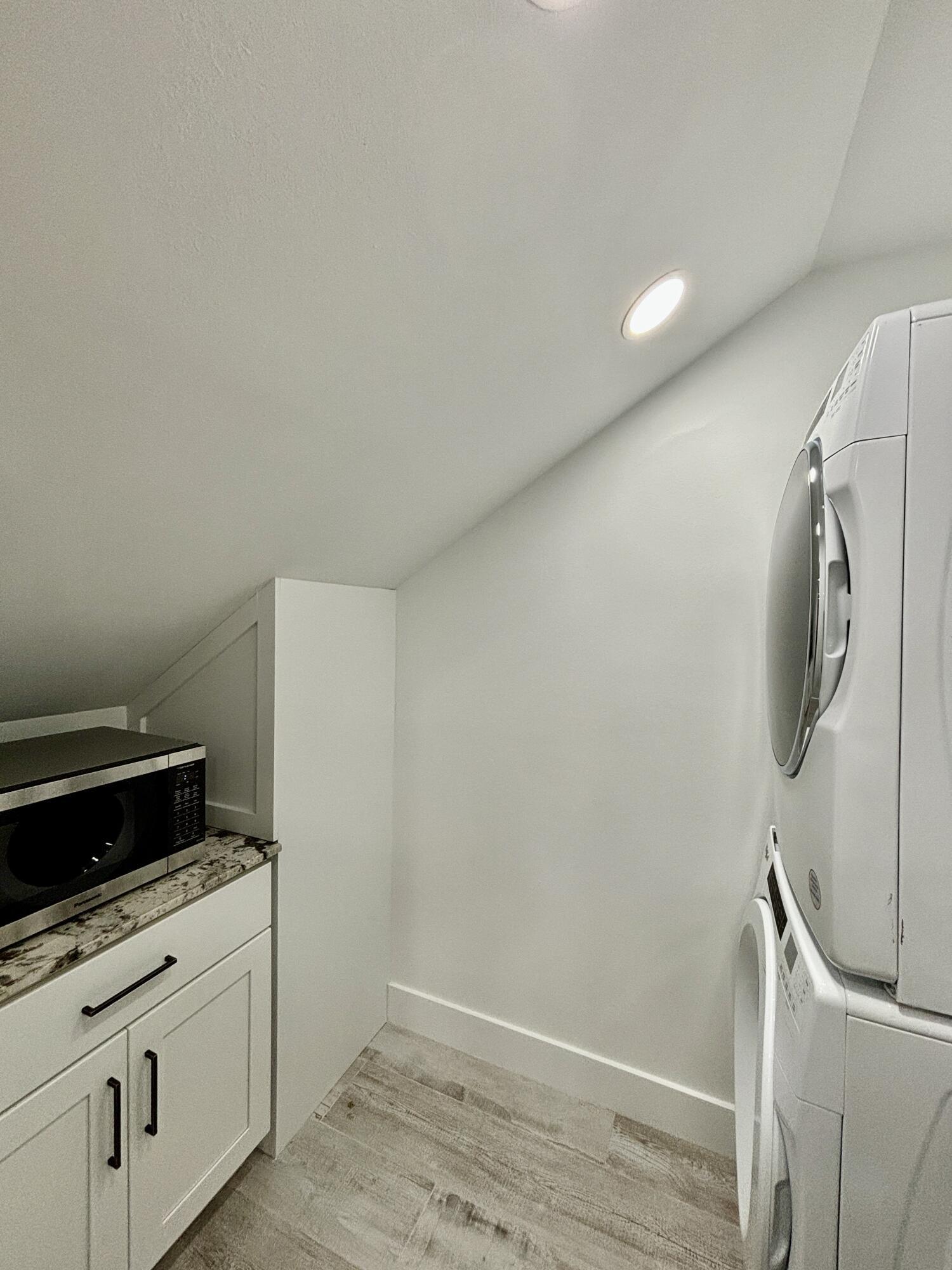 SHORES AT WELLINGTON II CONDO - Residential