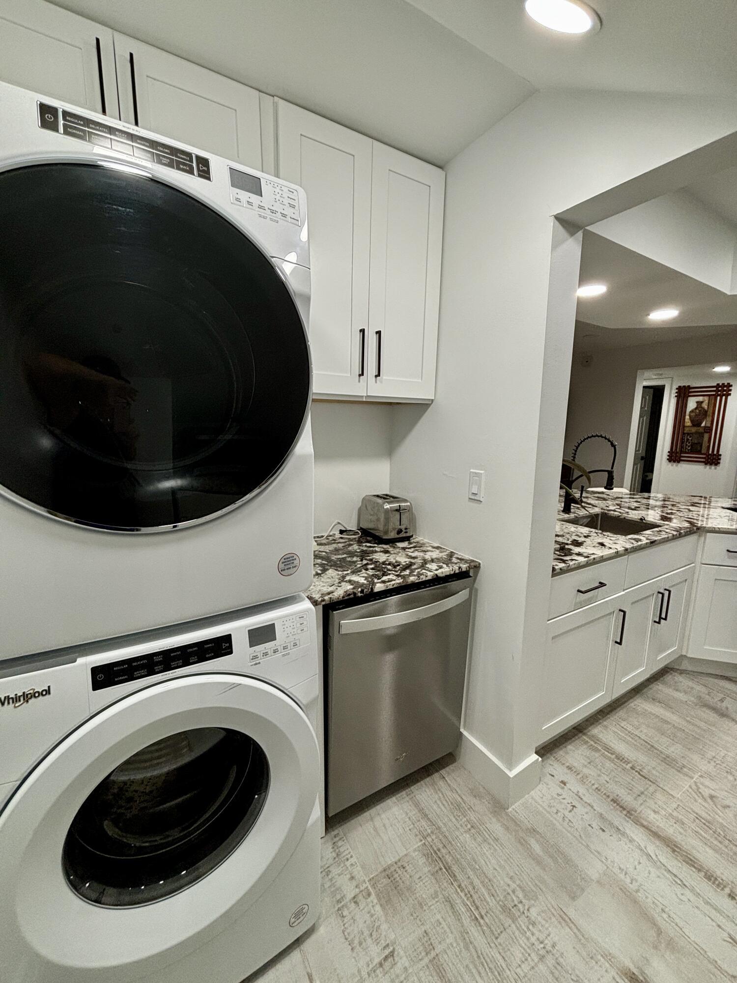 SHORES AT WELLINGTON II CONDO - Residential