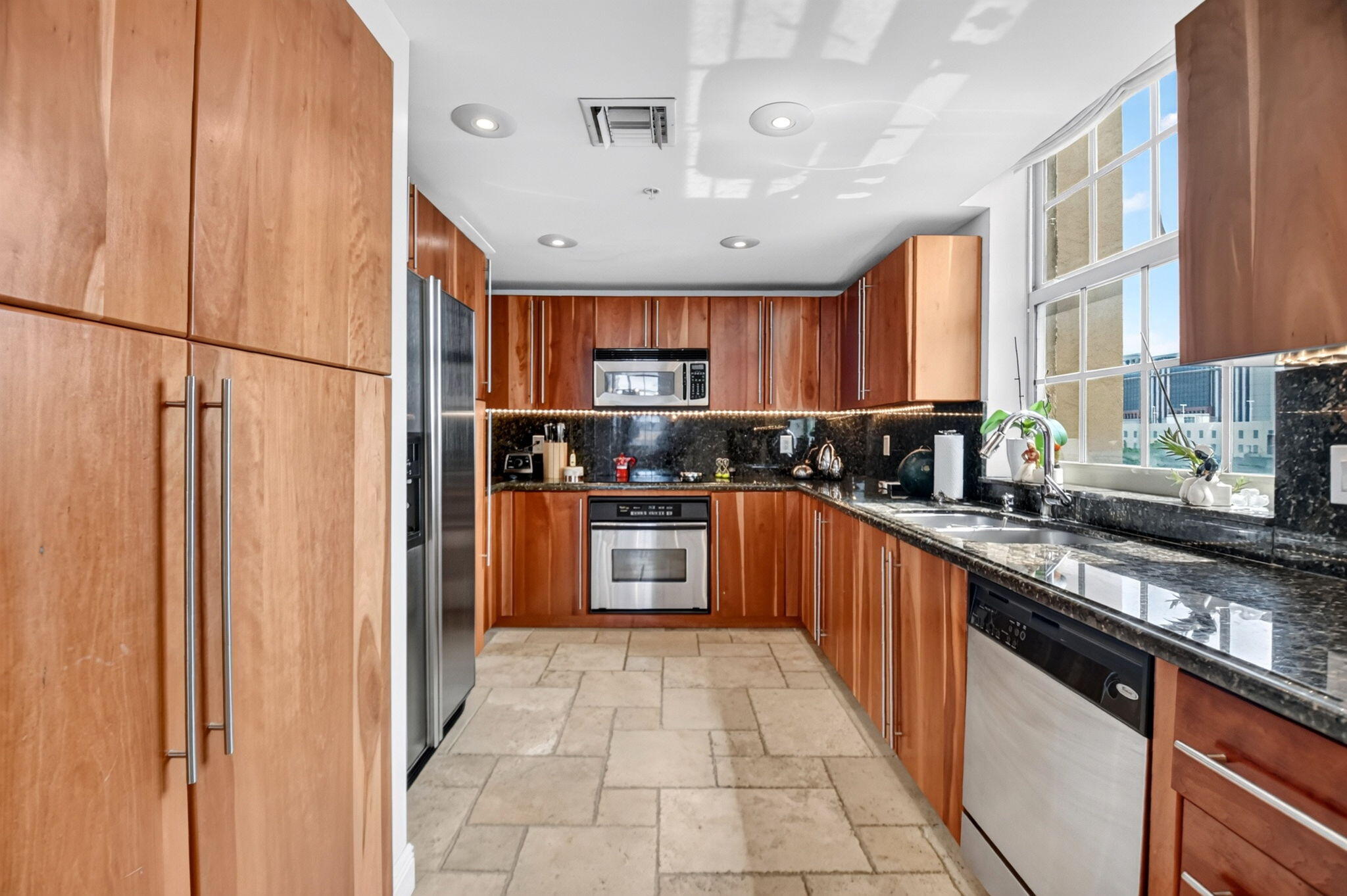 610 CLEMATIS CONDO - Residential