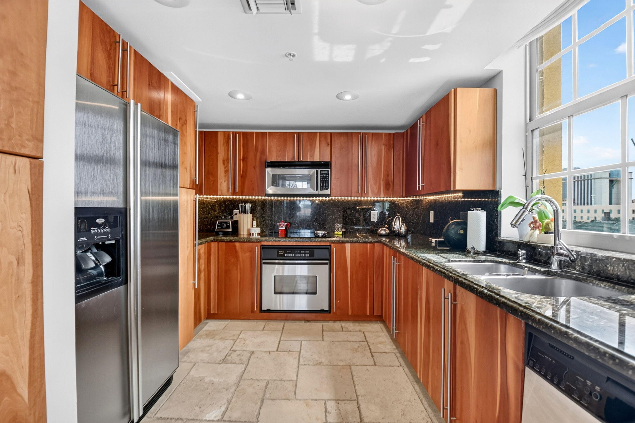 610 CLEMATIS CONDO - Residential