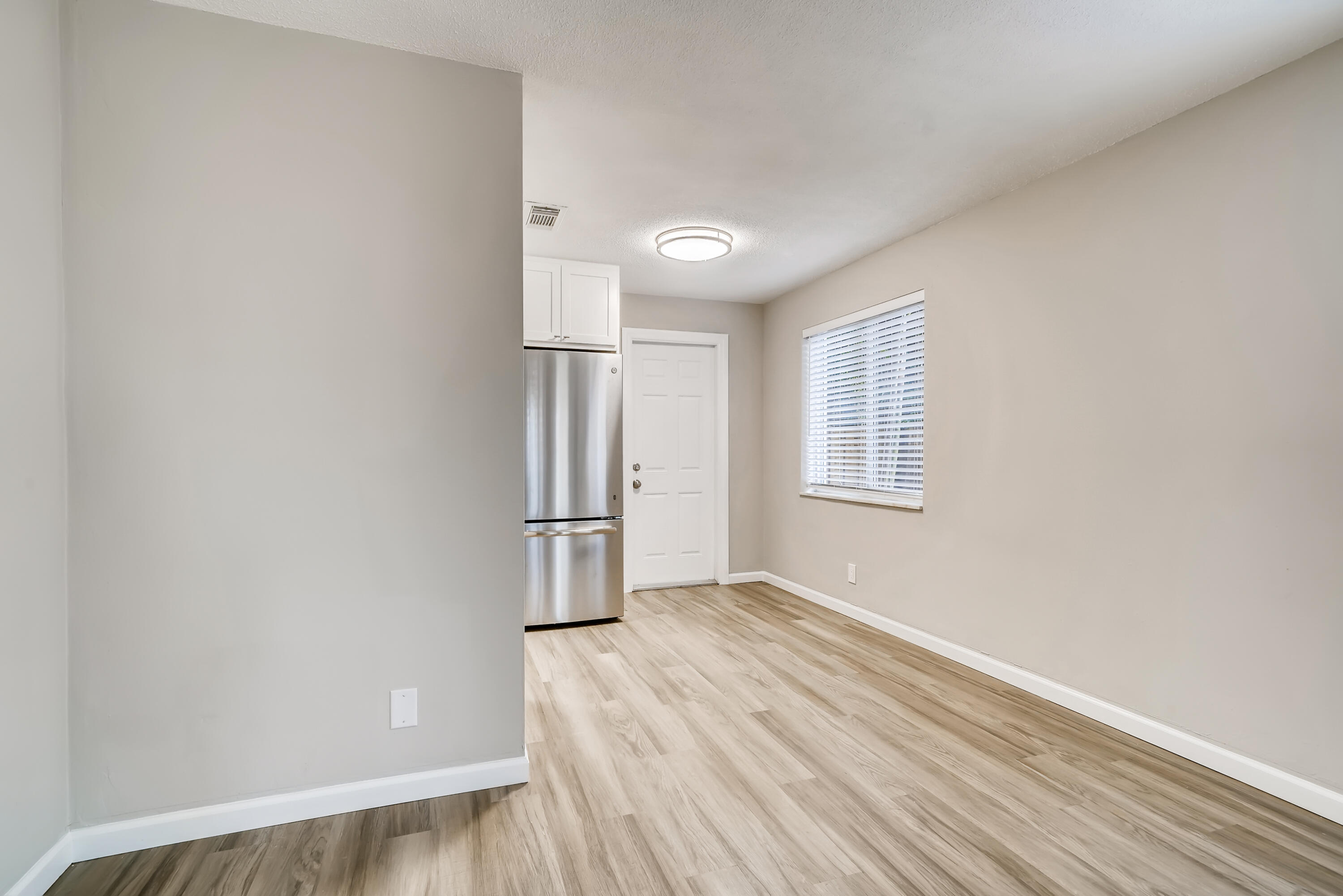 LAUDERDALE PARK 6-33 1/2 - Residential Income