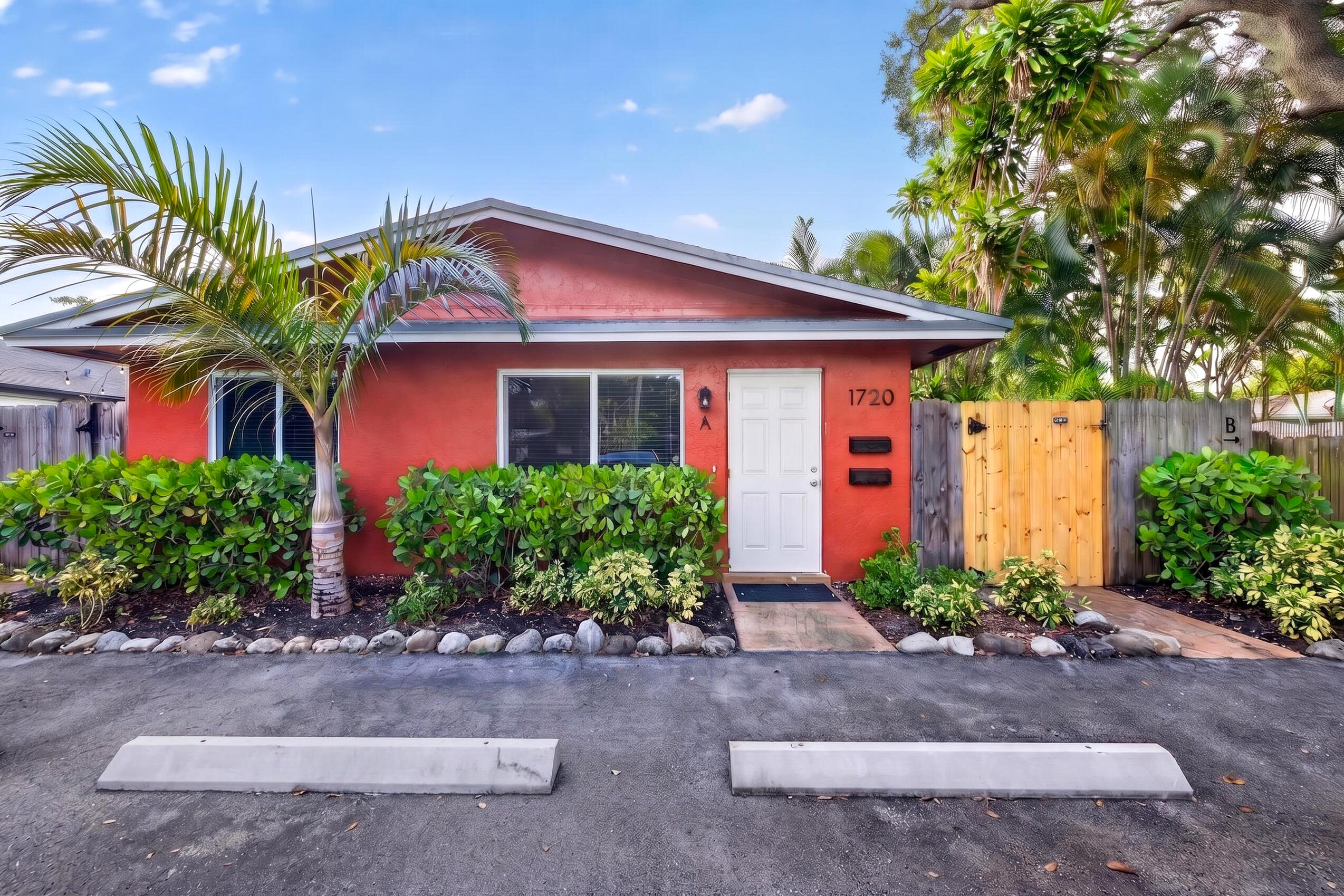 LAUDERDALE PARK 6-33 1/2 - Residential Income