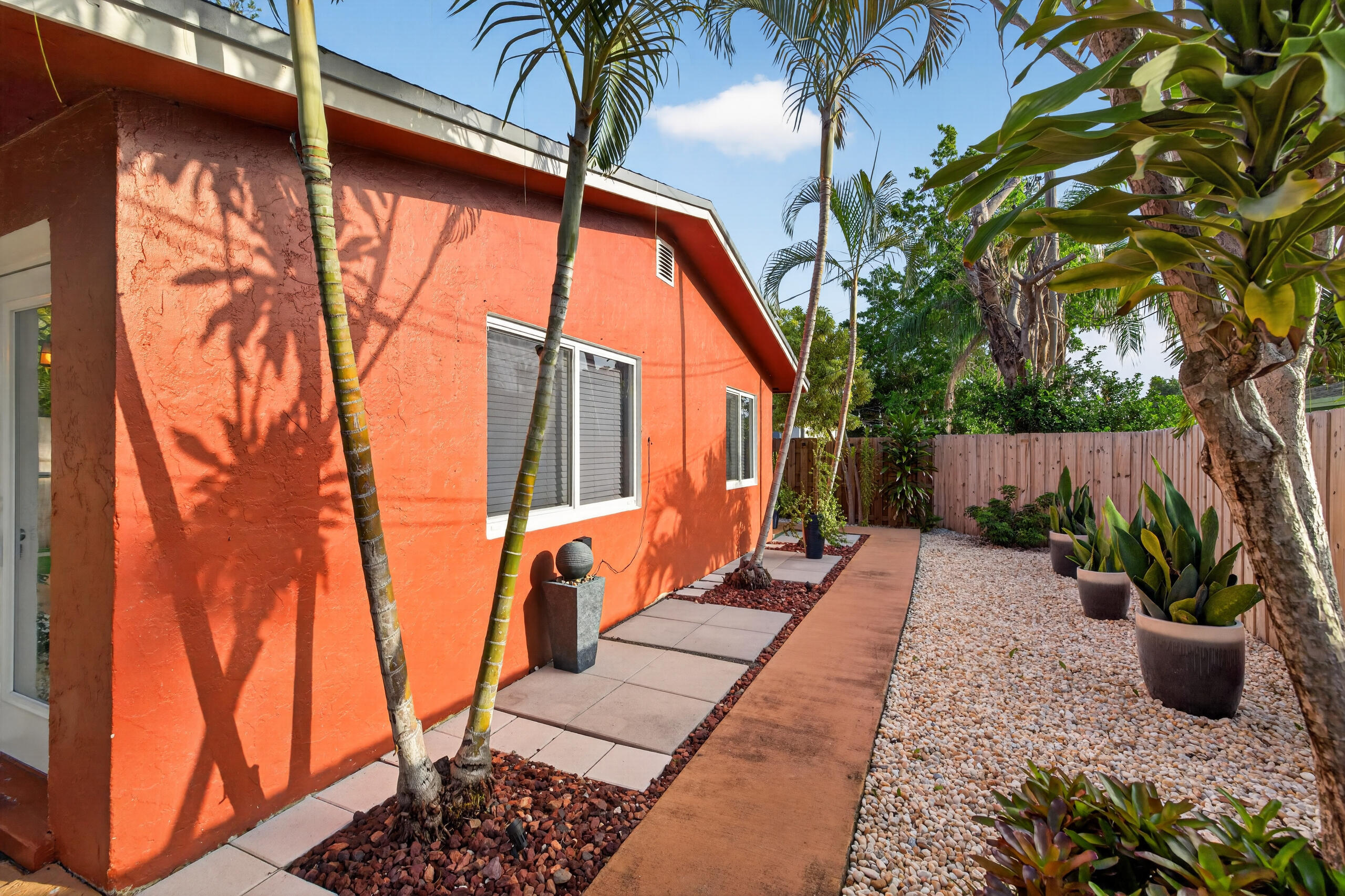 LAUDERDALE PARK 6-33 1/2 - Residential Income
