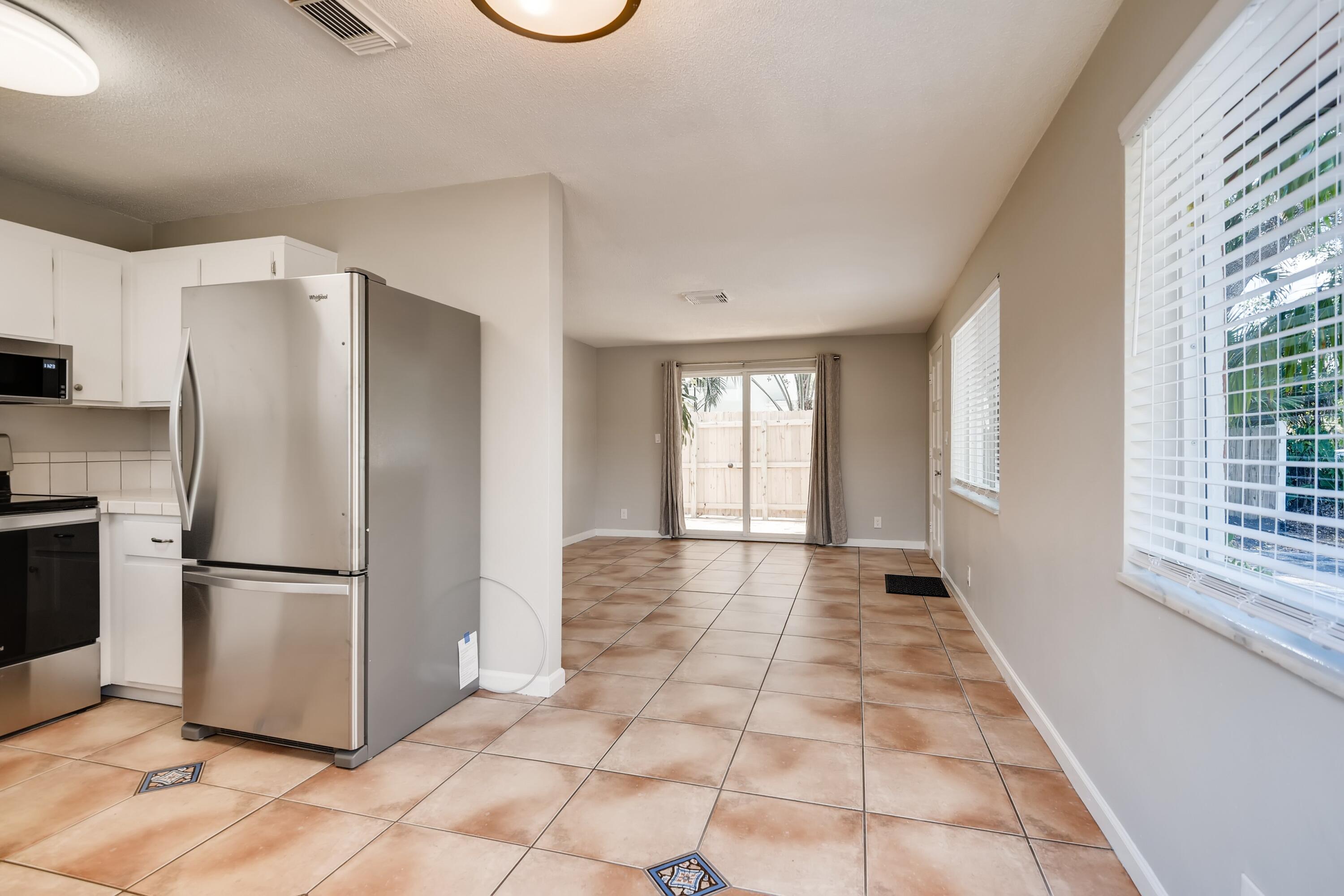 LAUDERDALE PARK 6-33 1/2 - Residential Income