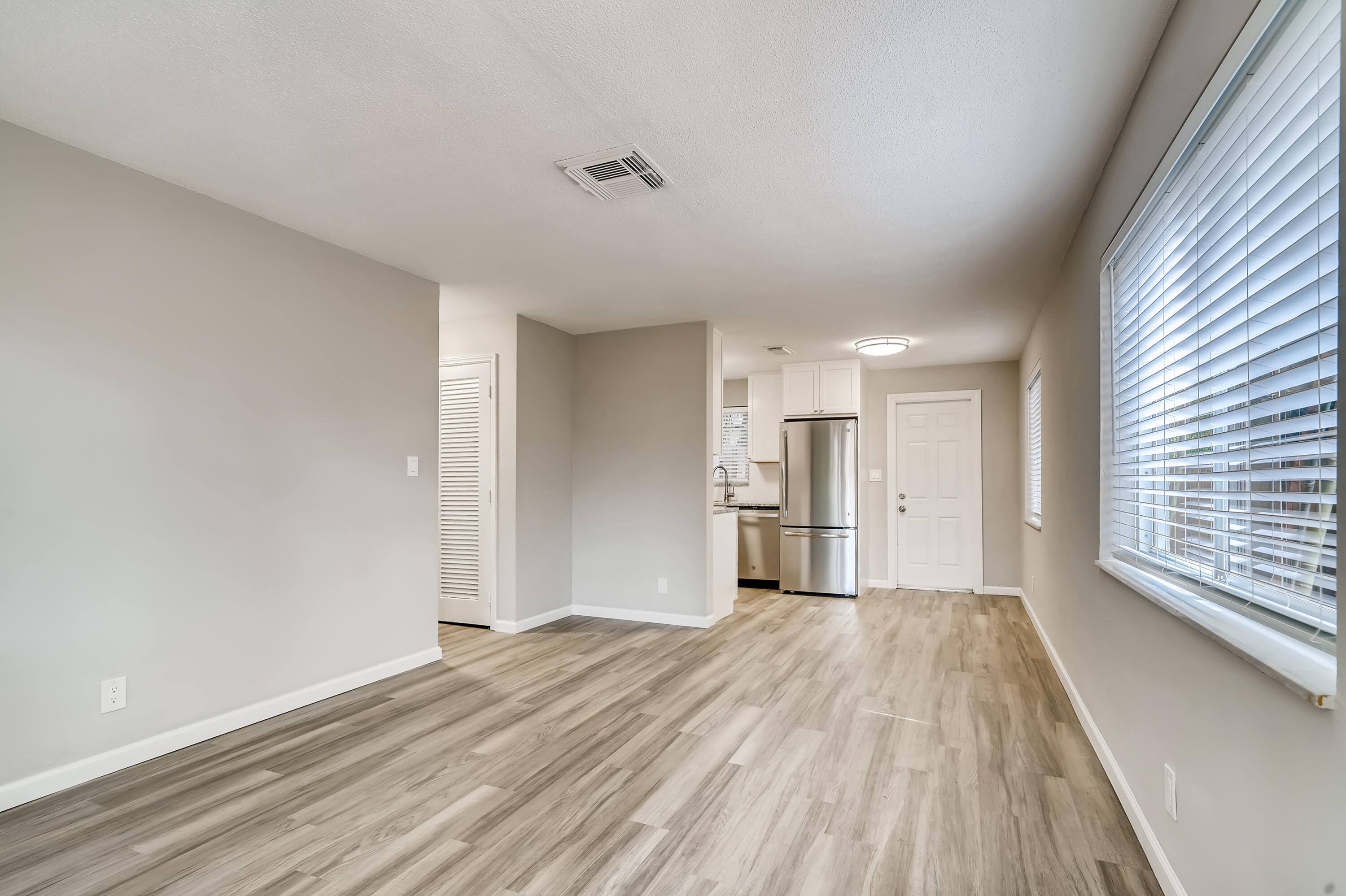 LAUDERDALE PARK 6-33 1/2 - Residential Income
