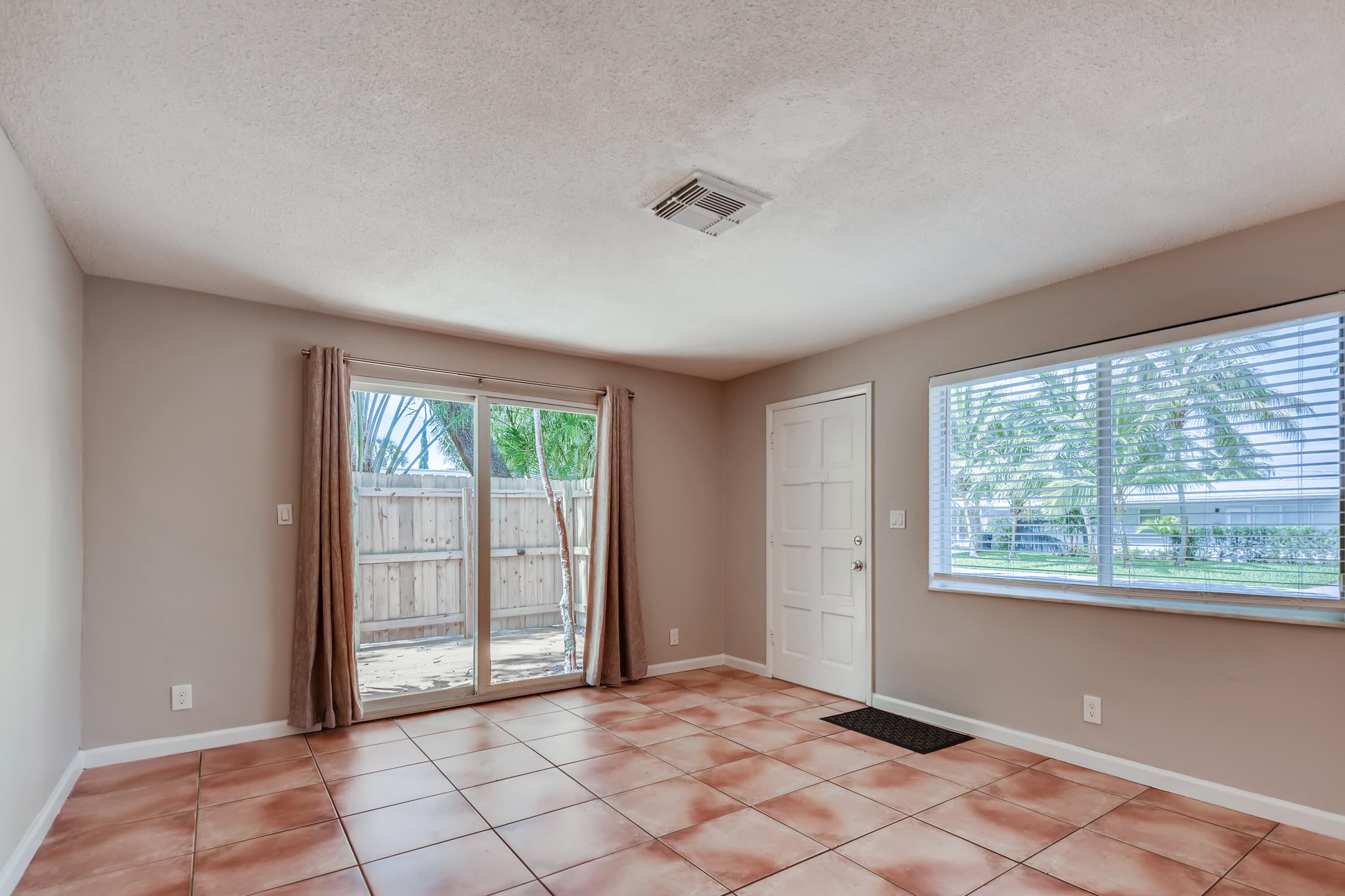 LAUDERDALE PARK 6-33 1/2 - Residential Income