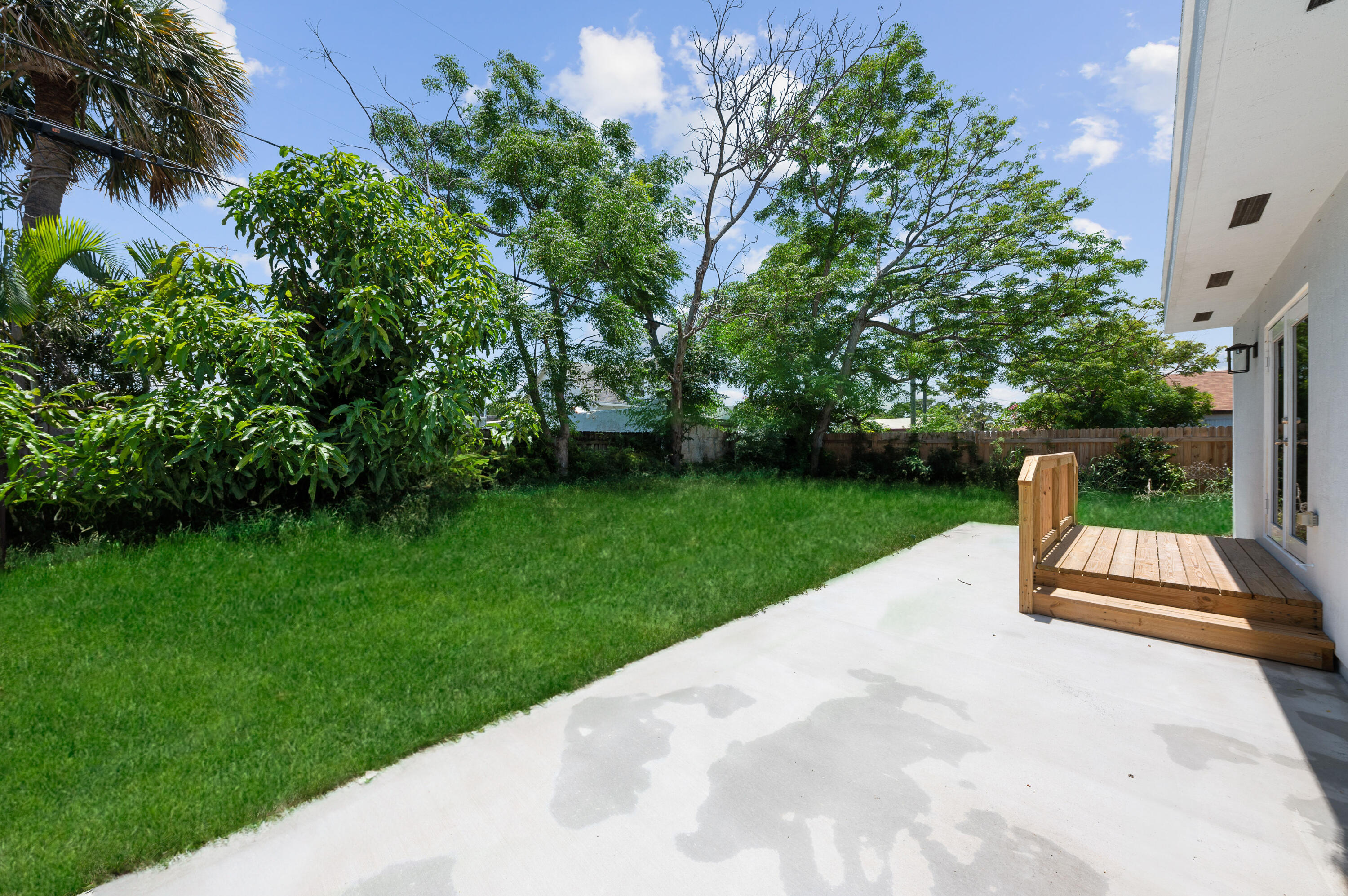 GARDENS THE IN - Residential Lease