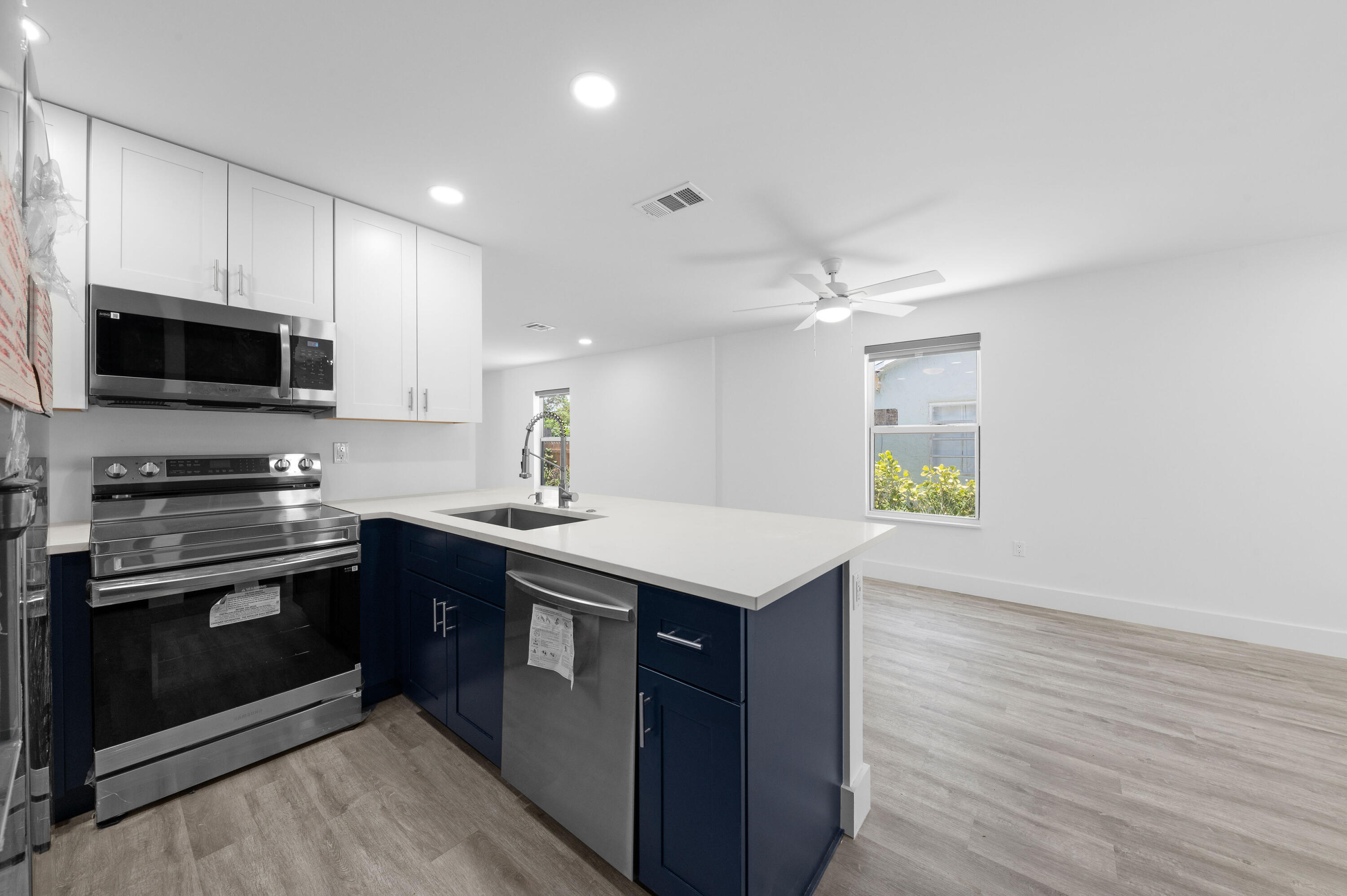 GARDENS THE IN - Residential Lease