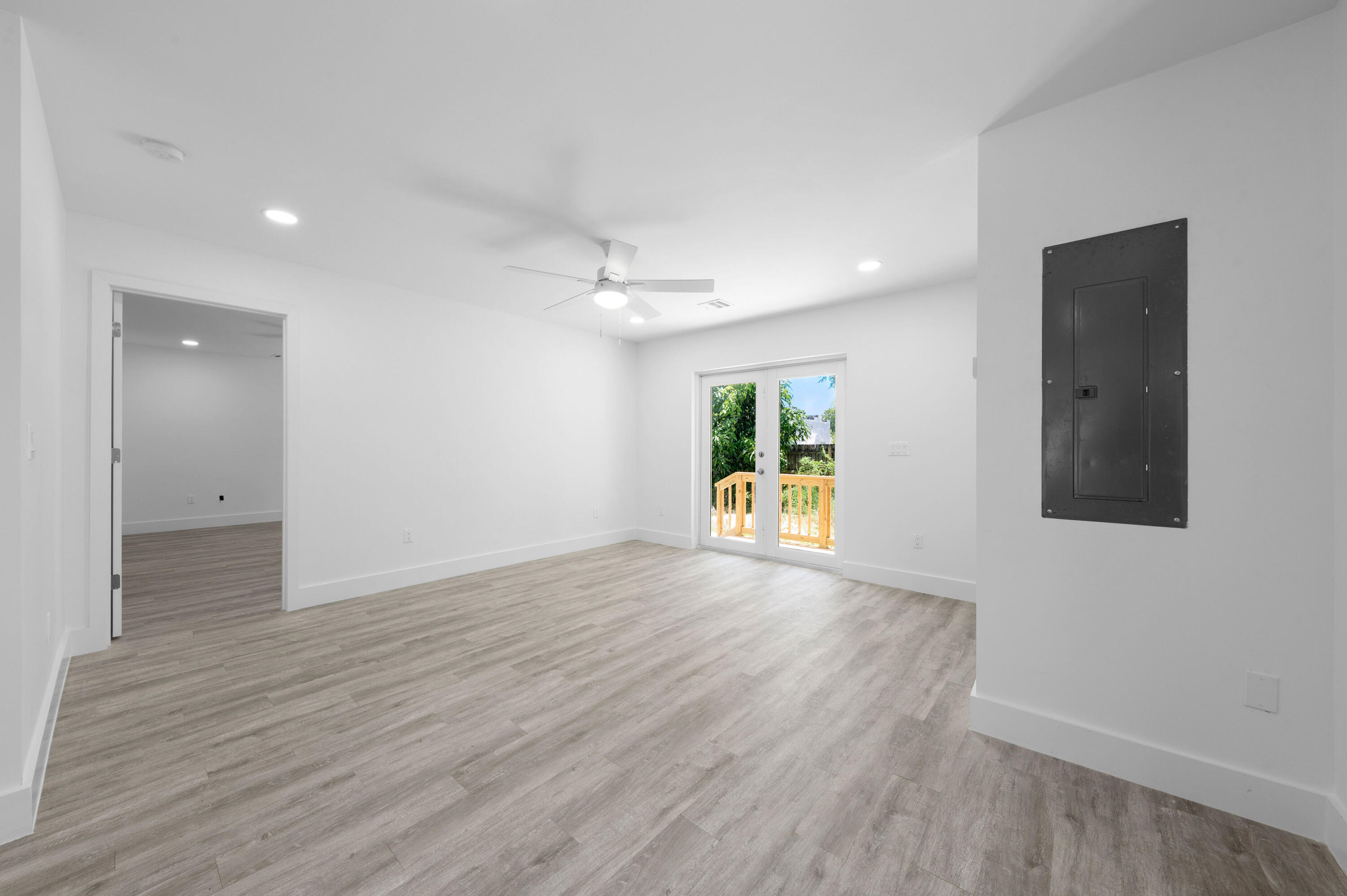 GARDENS THE IN - Residential Lease